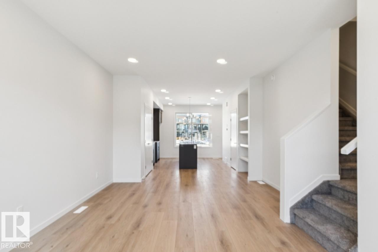 403 30 Street, Edmonton, AB - Indoor Photo Showing Other Room