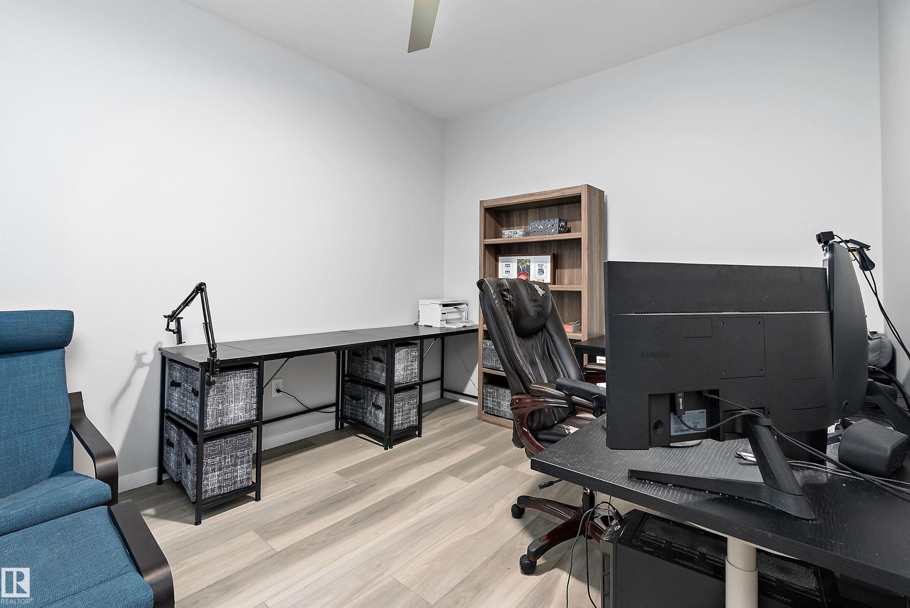 211 Caledon Crescent, Spruce Grove, AB - Indoor Photo Showing Office