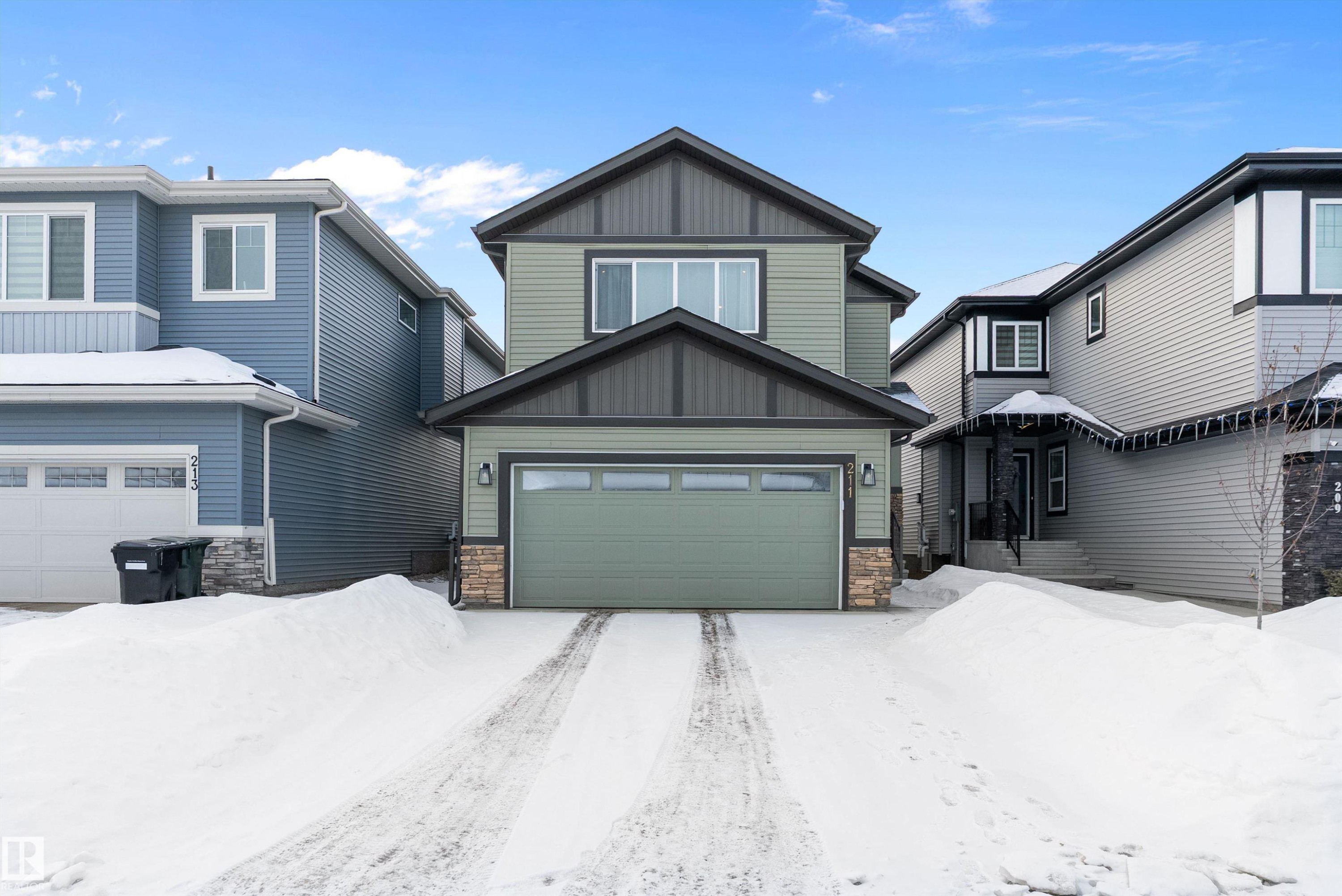 211 Caledon Crescent, Spruce Grove, AB - Outdoor With Facade