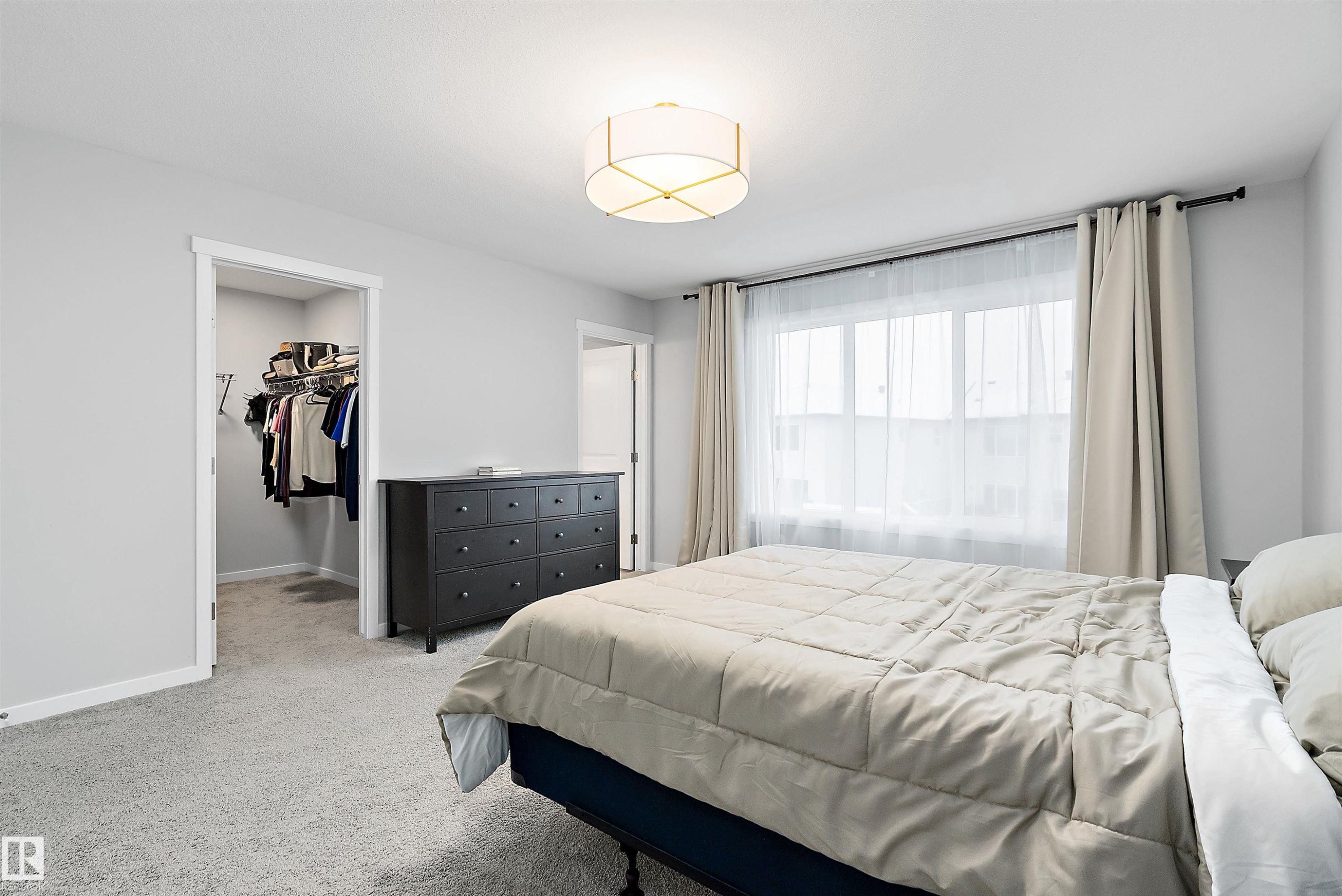 211 Caledon Crescent, Spruce Grove, AB - Indoor Photo Showing Bedroom
