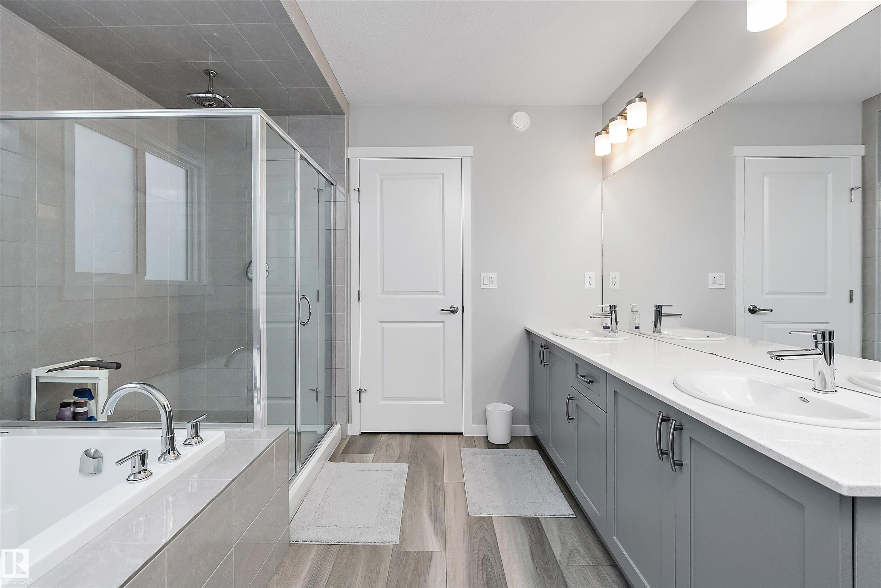 211 Caledon Crescent, Spruce Grove, AB - Indoor Photo Showing Bathroom