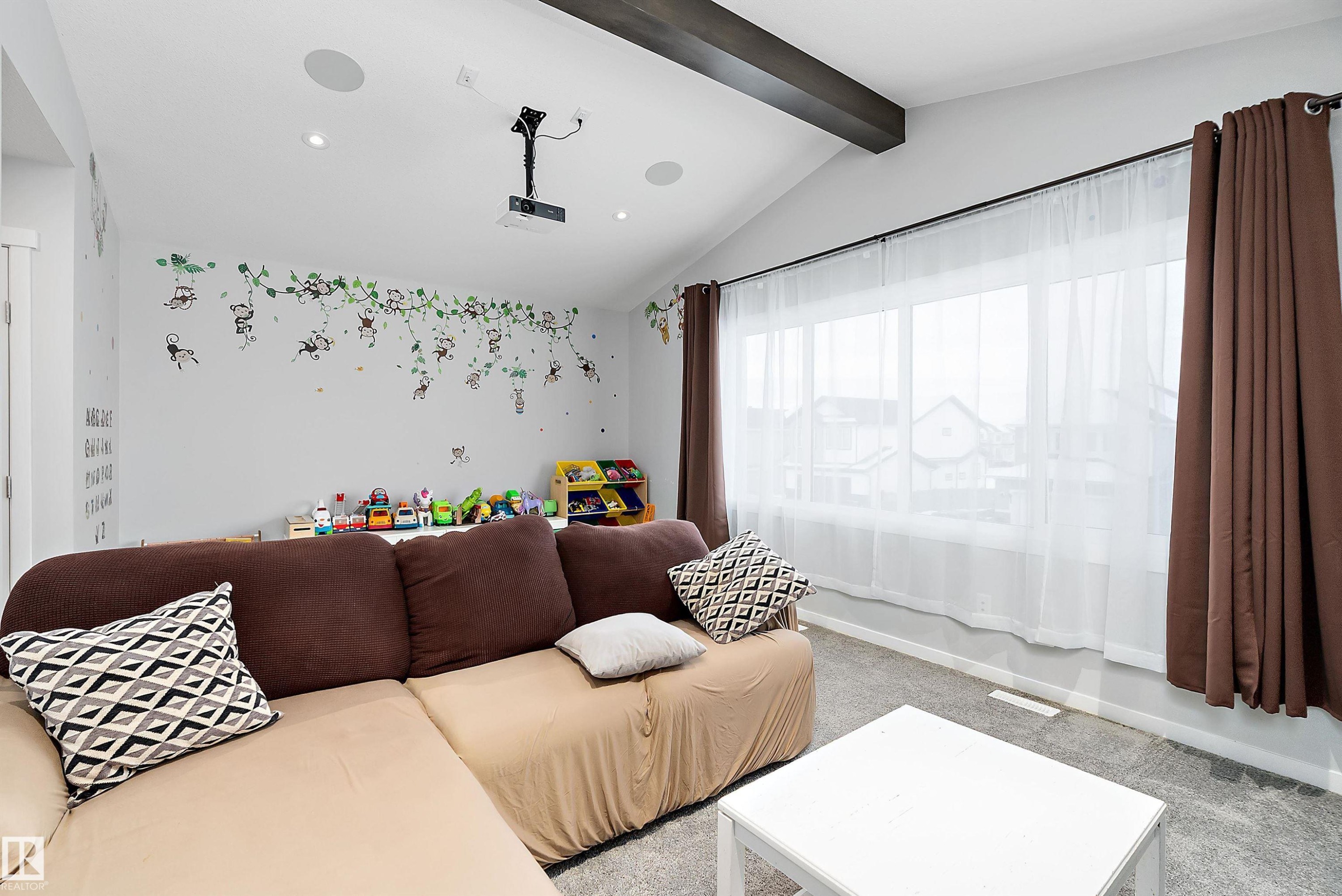 211 Caledon Crescent, Spruce Grove, AB - Indoor Photo Showing Other Room