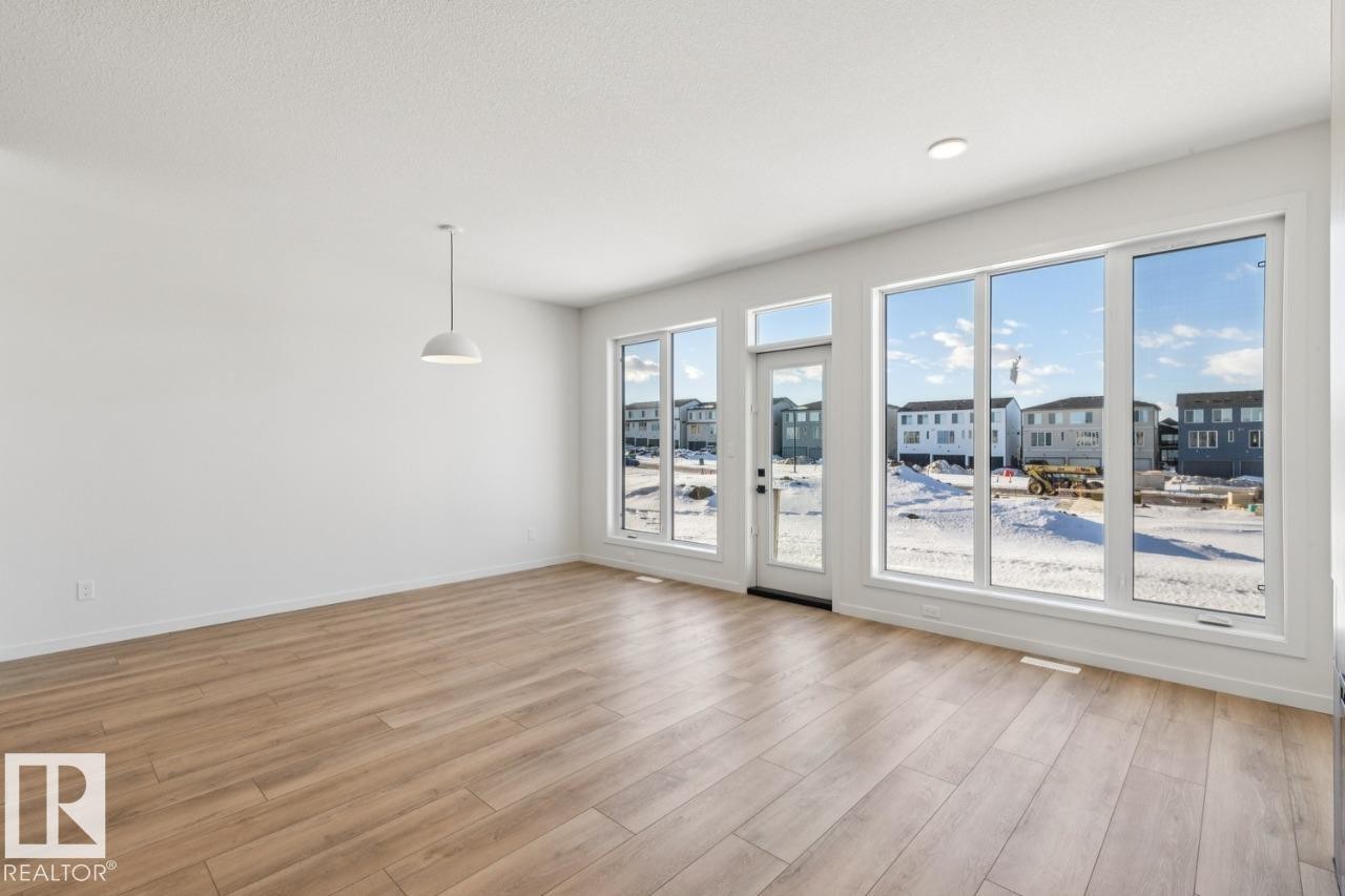 320 30 Street, Edmonton, AB - Indoor