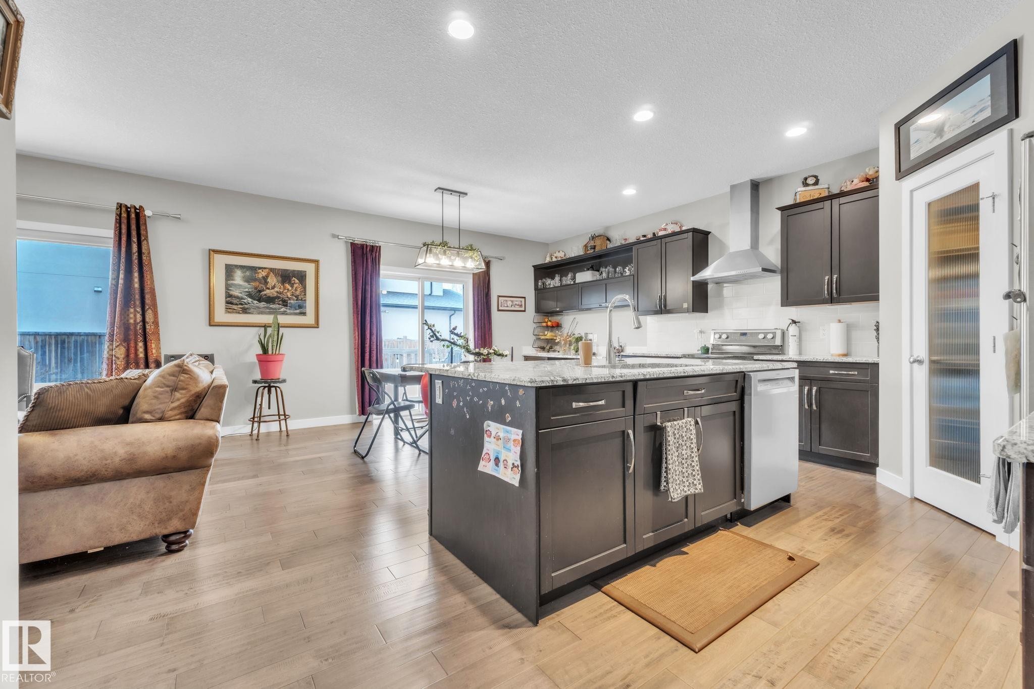 14007 138 Street, Edmonton, AB - Indoor Photo Showing Kitchen