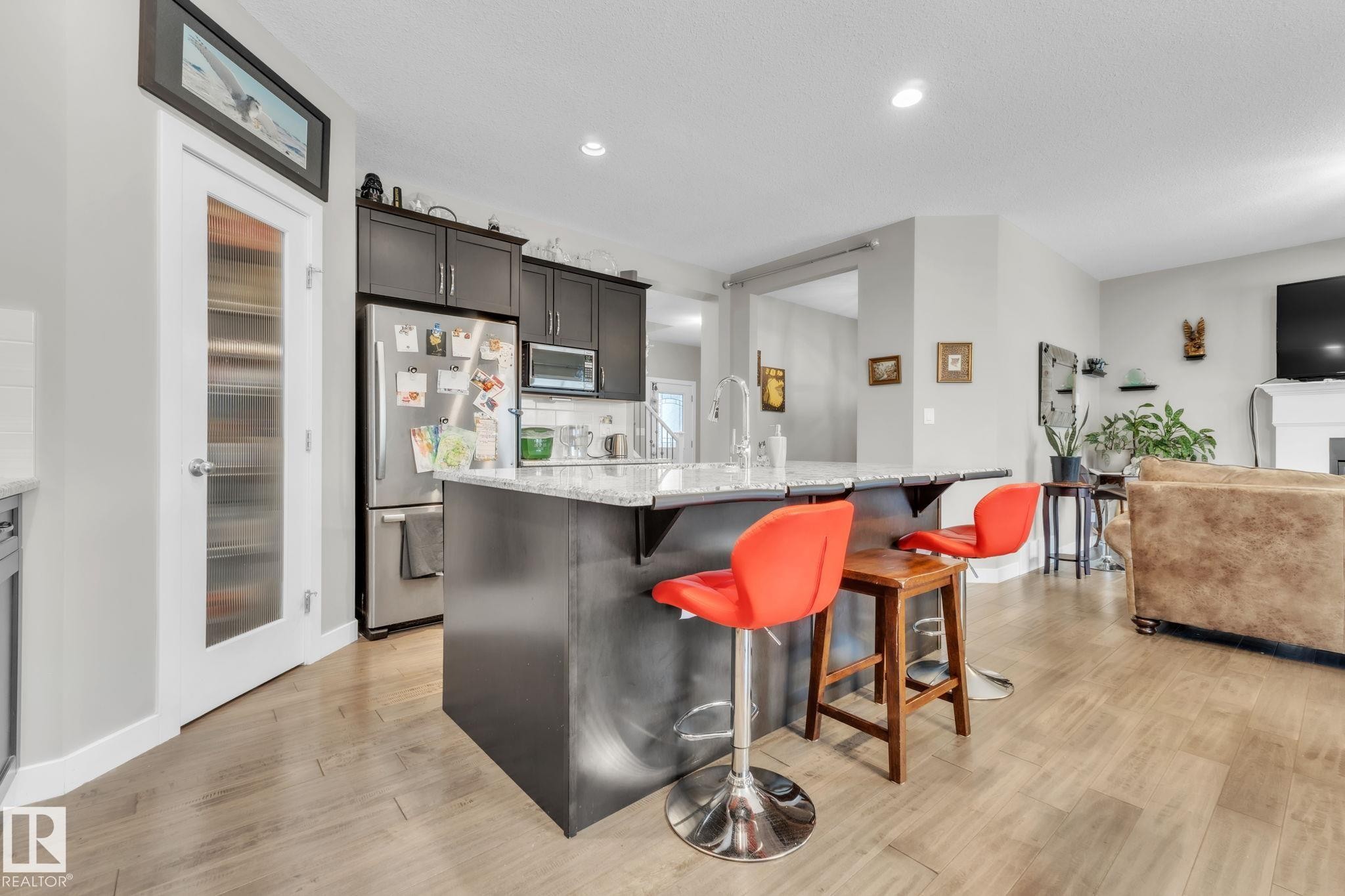 14007 138 Street, Edmonton, AB - Indoor Photo Showing Kitchen With Upgraded Kitchen