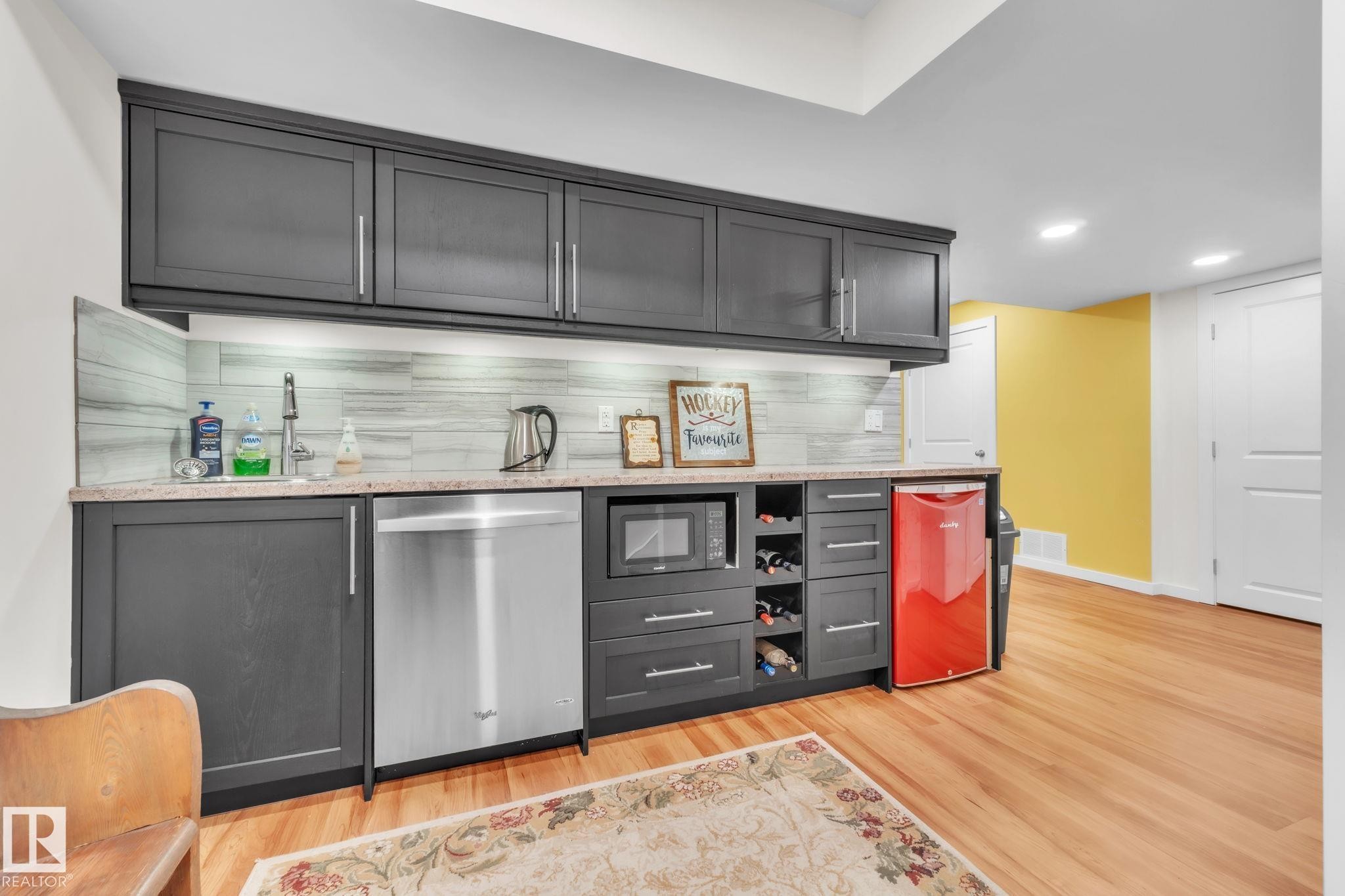 14007 138 Street, Edmonton, AB - Indoor Photo Showing Kitchen