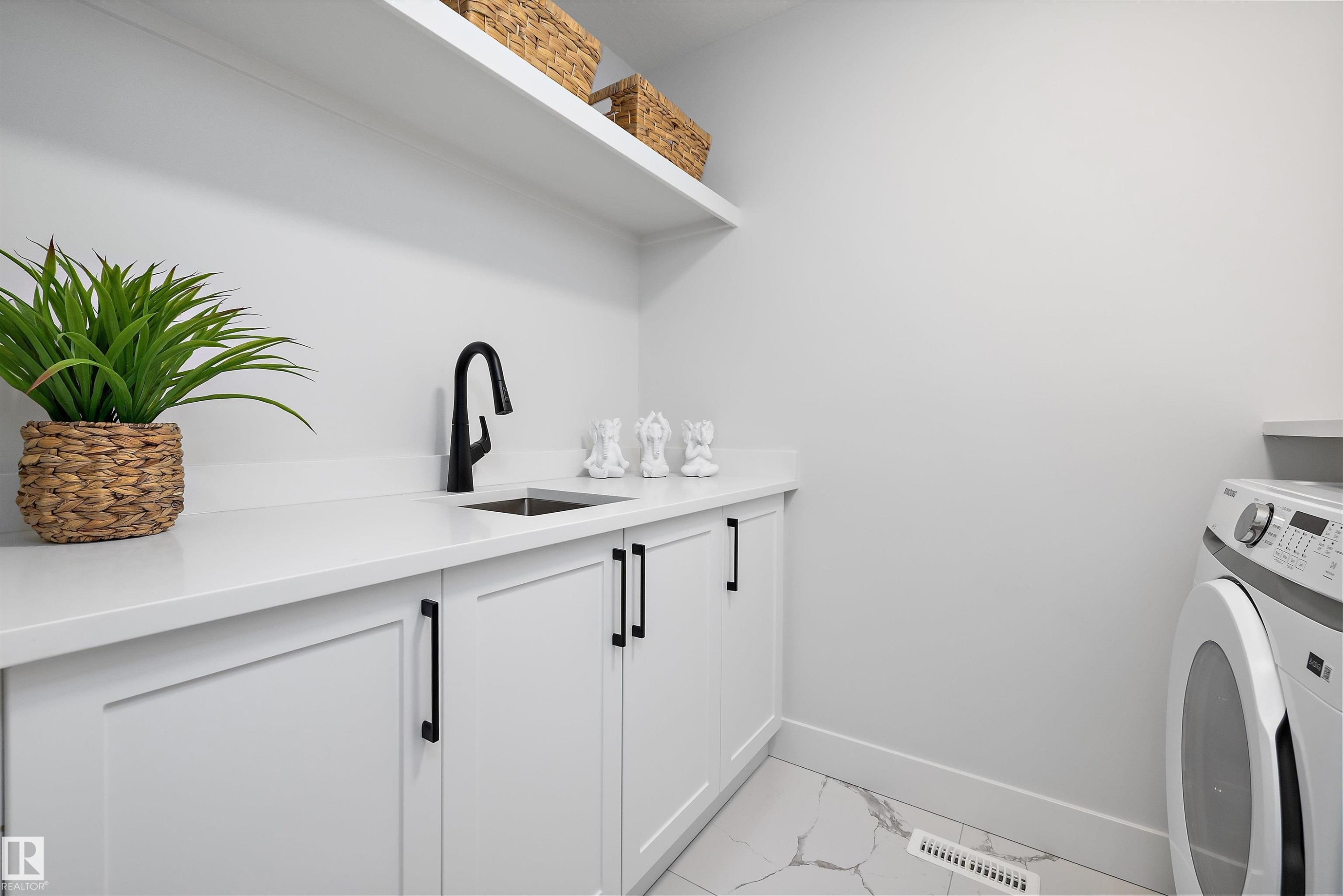 1715 Crossbill Loop, Edmonton, AB - Indoor Photo Showing Laundry Room