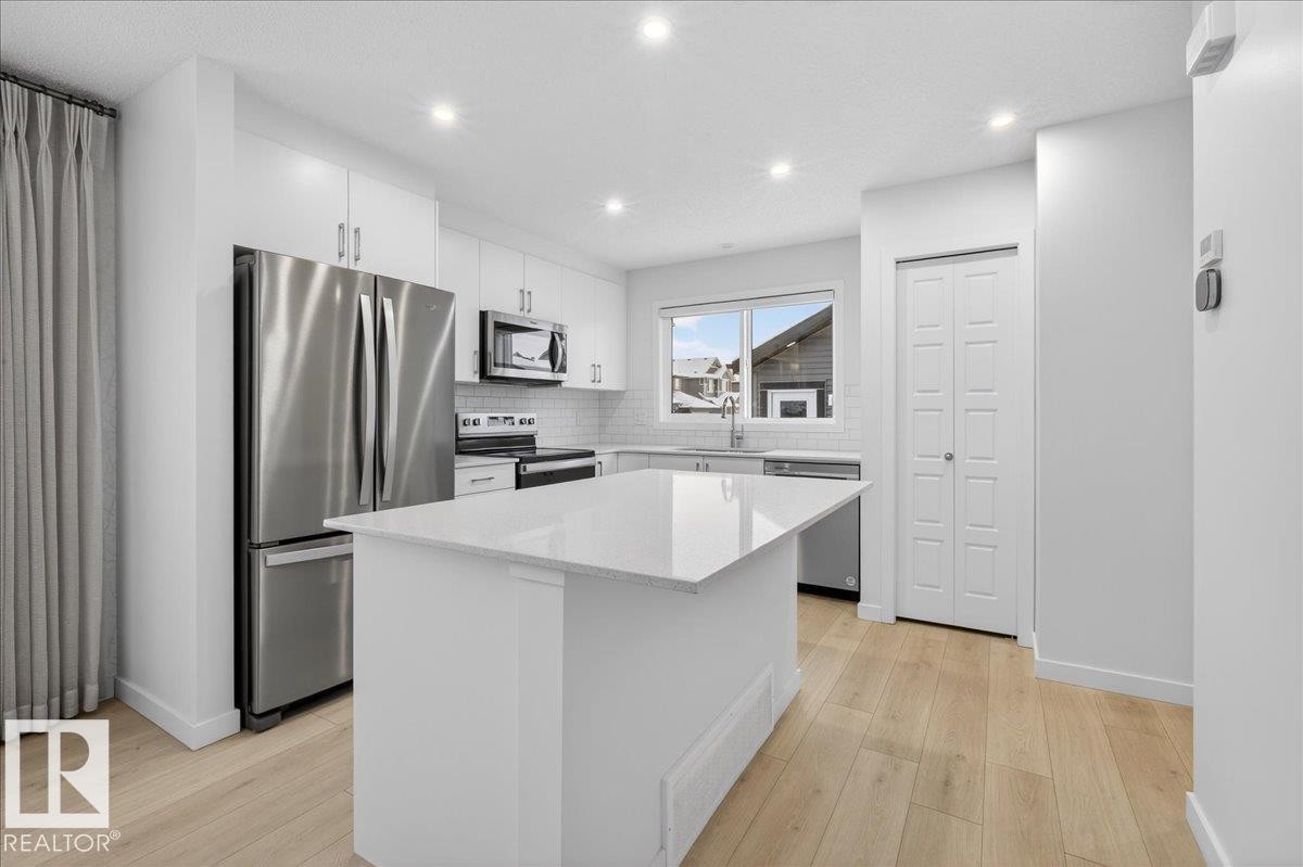 5003 Kinney Link, Edmonton, AB - Indoor Photo Showing Kitchen With Stainless Steel Kitchen With Upgraded Kitchen