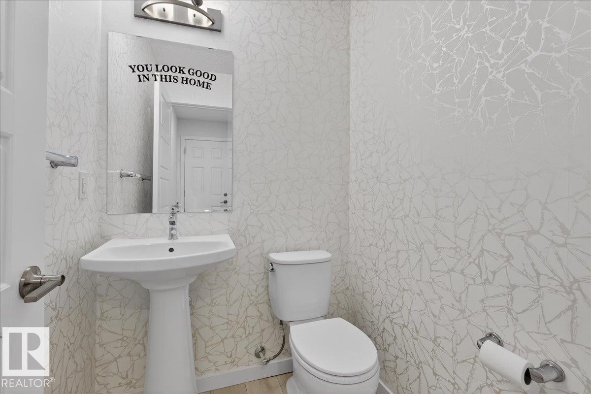 5003 Kinney Link, Edmonton, AB - Indoor Photo Showing Bathroom