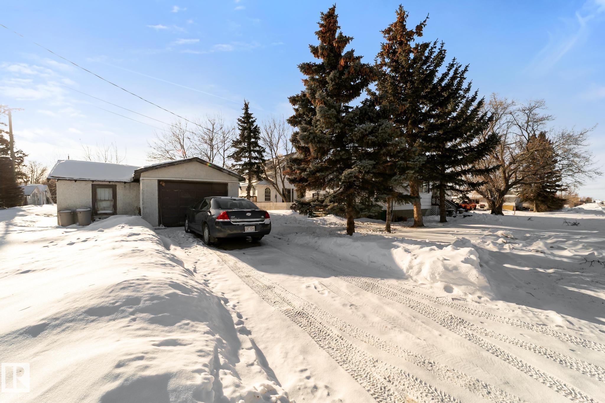 5037 54 Street, Daysland, AB - Outdoor