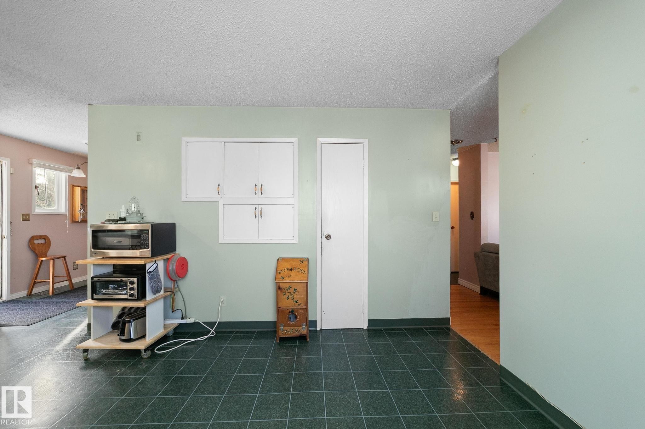 5037 54 Street, Daysland, AB - Indoor Photo Showing Other Room