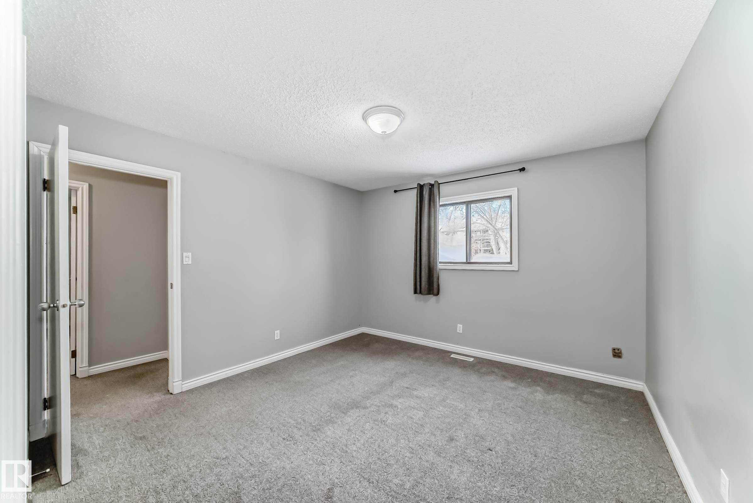 2928 49A Street, Edmonton, AB - Indoor Photo Showing Other Room
