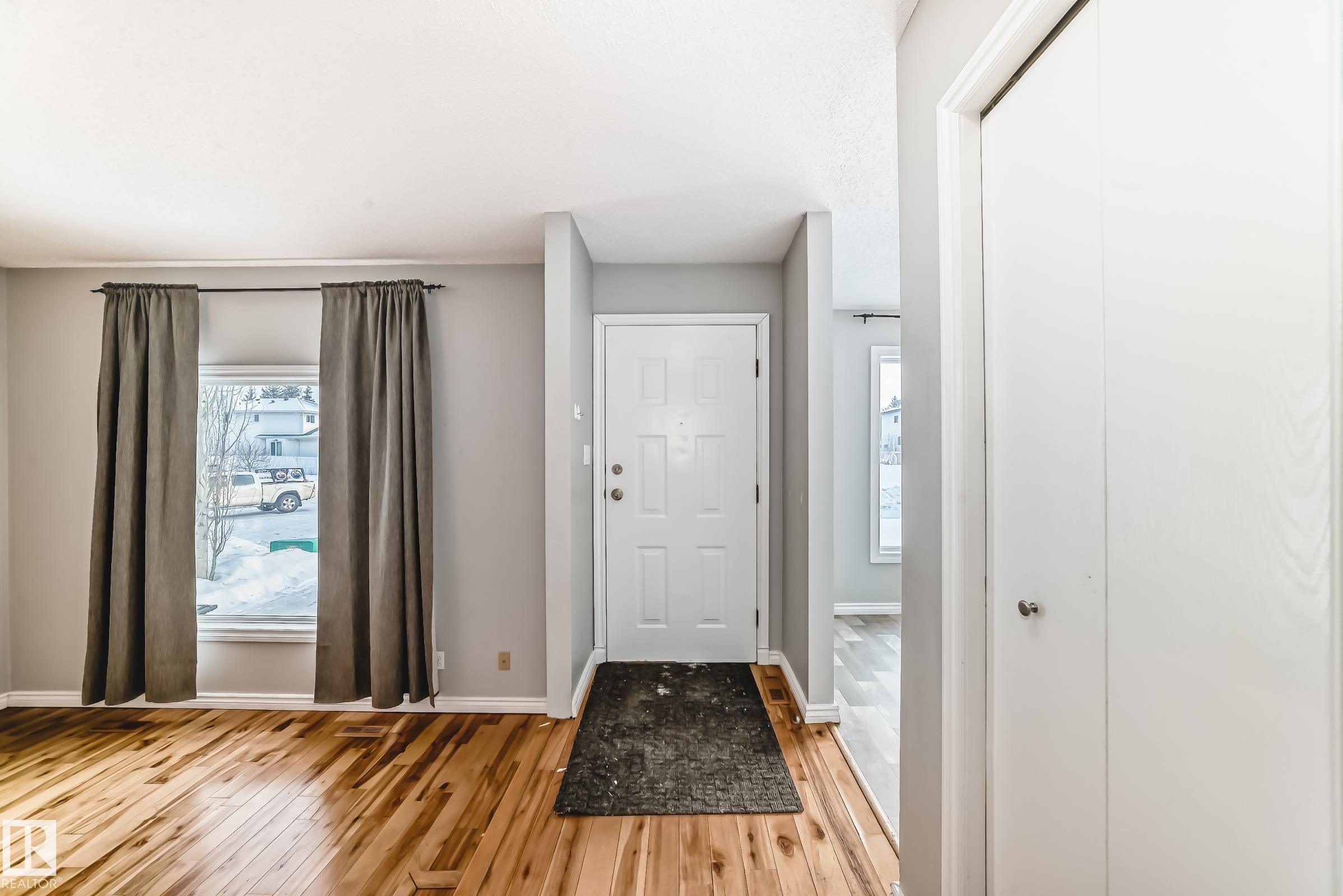 2928 49A Street, Edmonton, AB - Indoor Photo Showing Other Room