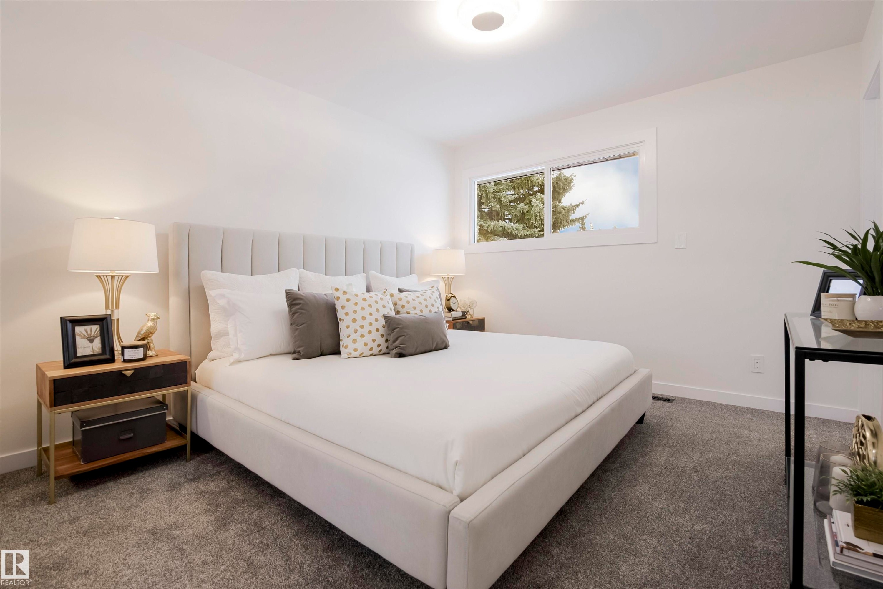 2712 41 Street, Edmonton, AB - Indoor Photo Showing Bedroom