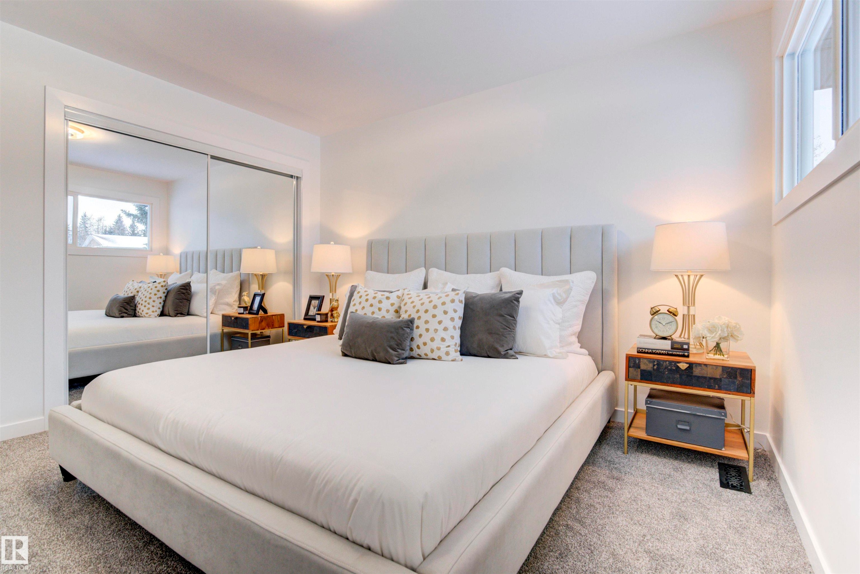 2712 41 Street, Edmonton, AB - Indoor Photo Showing Bedroom