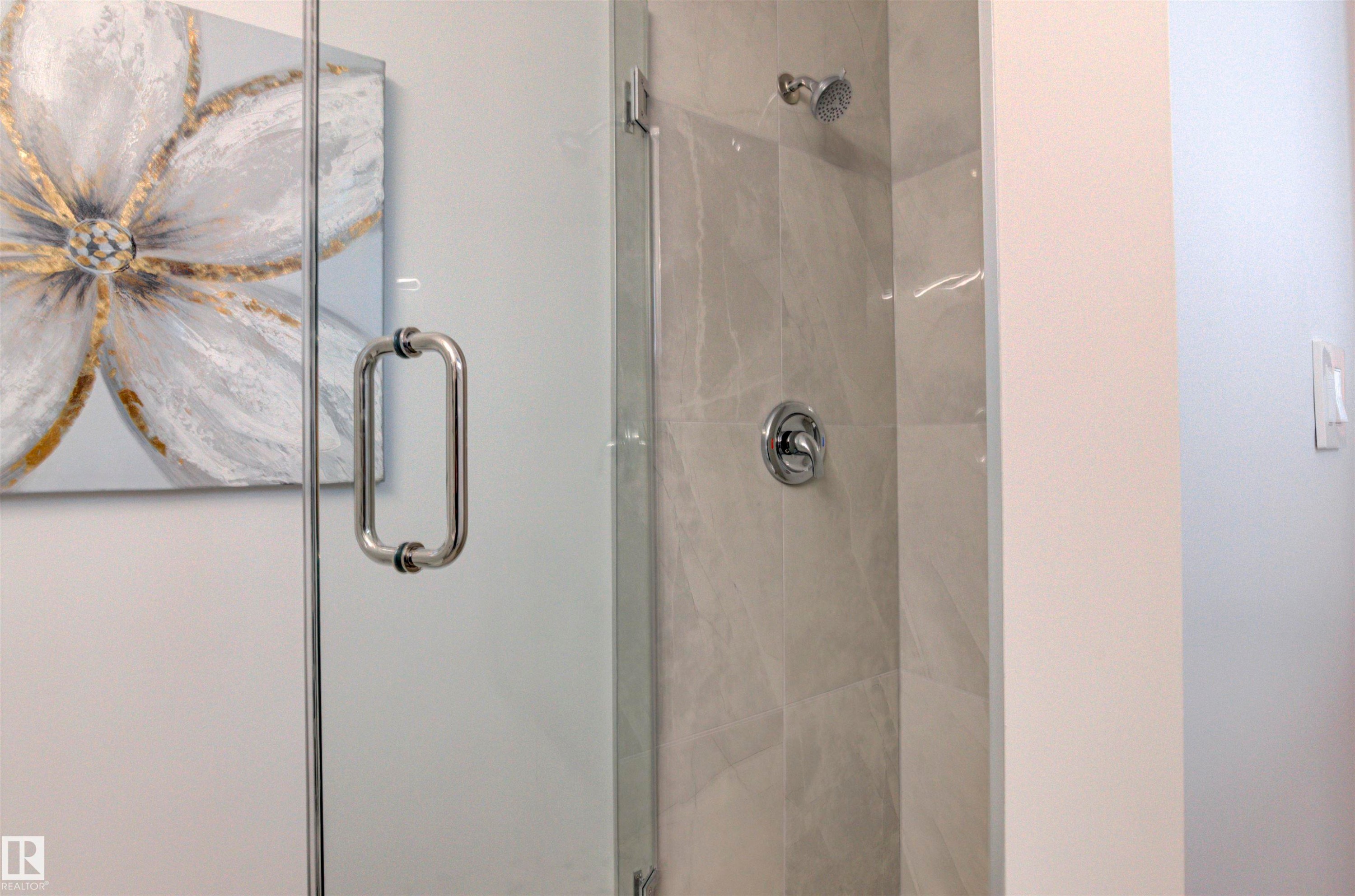 2712 41 Street, Edmonton, AB - Indoor Photo Showing Bathroom