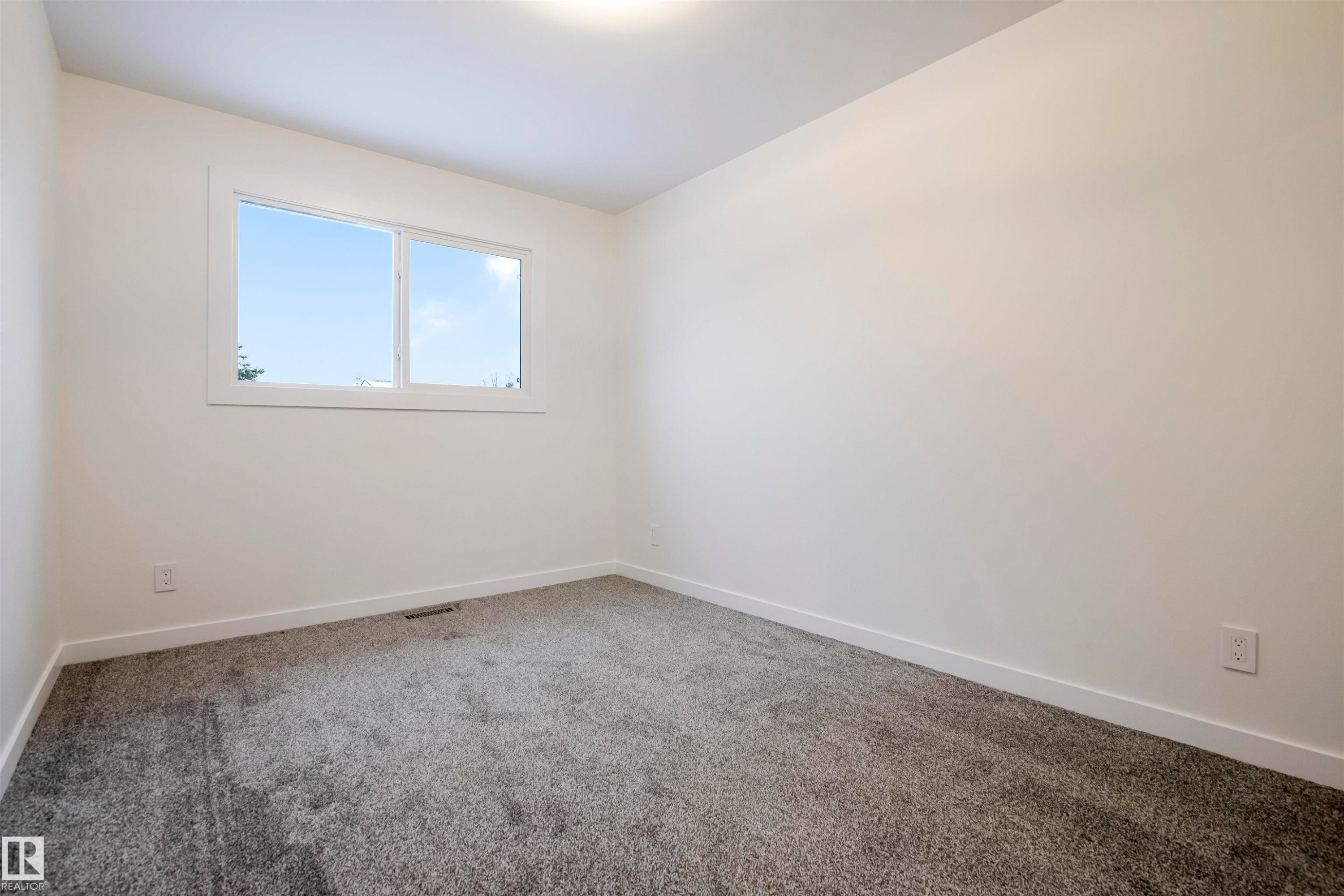 2712 41 Street, Edmonton, AB - Indoor Photo Showing Other Room