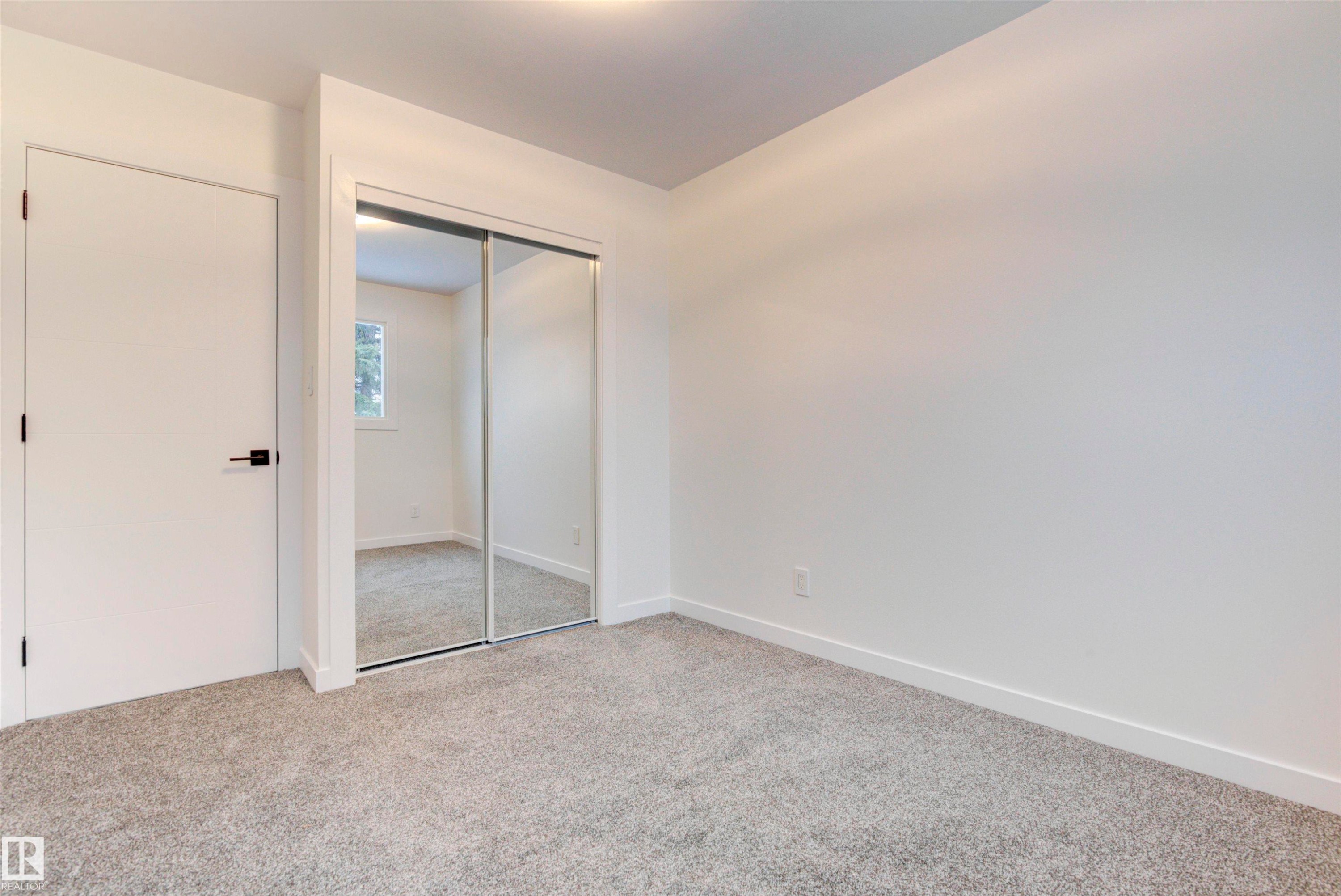 2712 41 Street, Edmonton, AB - Indoor Photo Showing Other Room