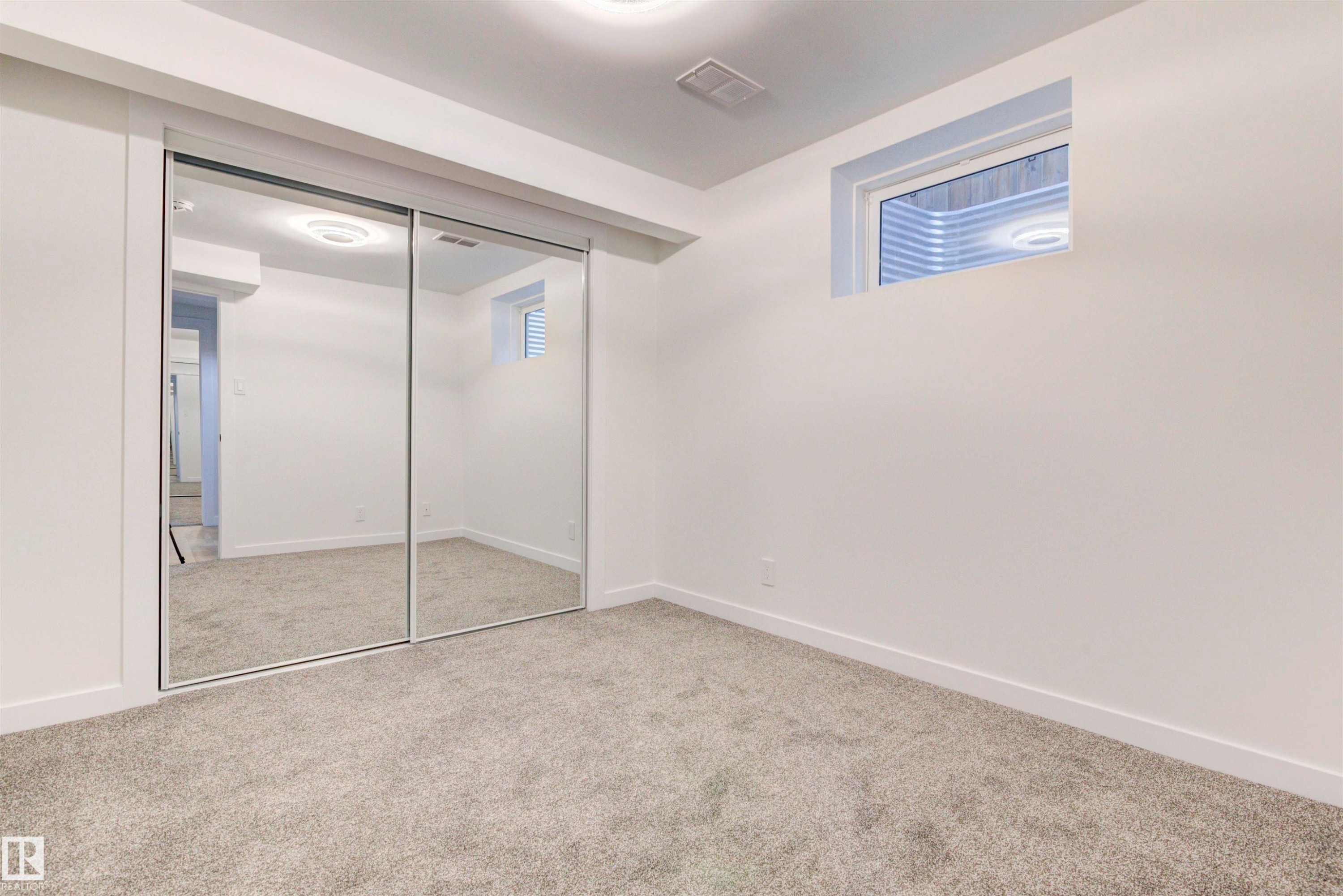 2712 41 Street, Edmonton, AB - Indoor Photo Showing Other Room