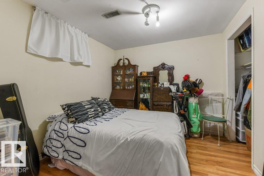 36 Sunset Blvd, St. Albert, AB - Indoor Photo Showing Bedroom