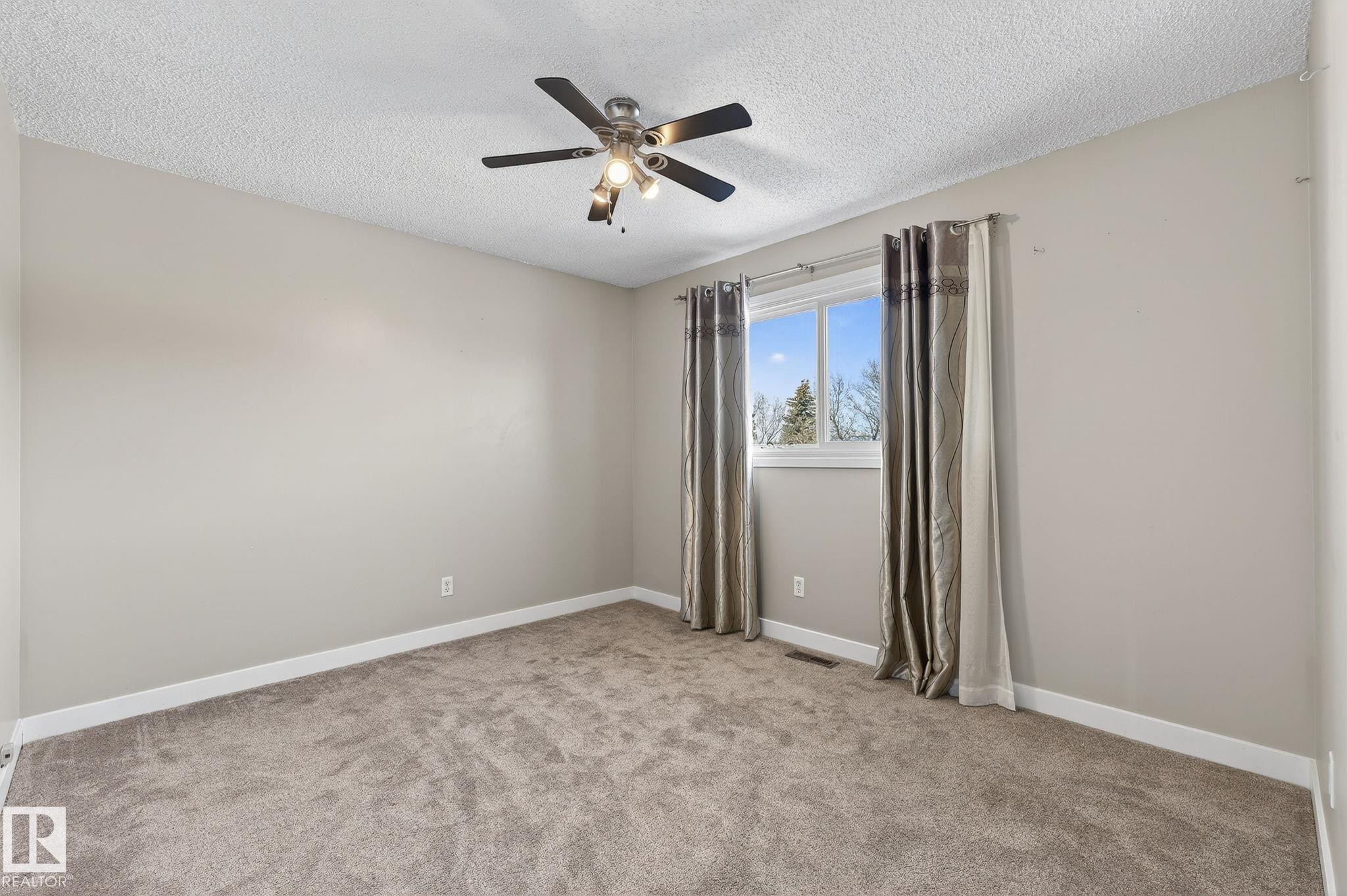 134 16725 106 Street, Edmonton, AB - Indoor Photo Showing Other Room