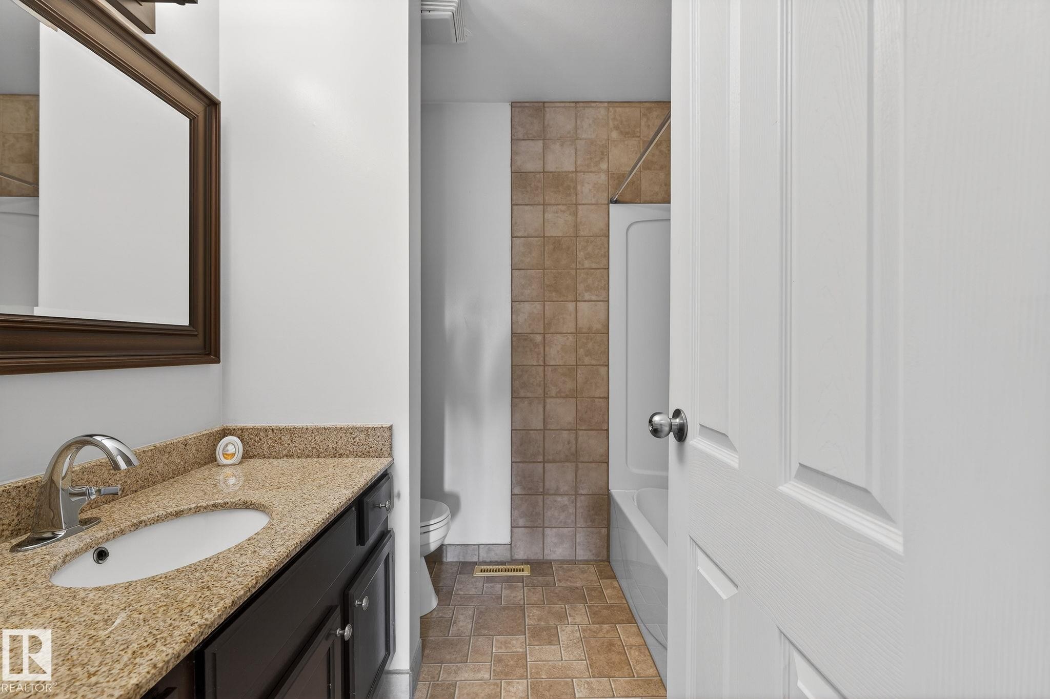 134 16725 106 Street, Edmonton, AB - Indoor Photo Showing Bathroom