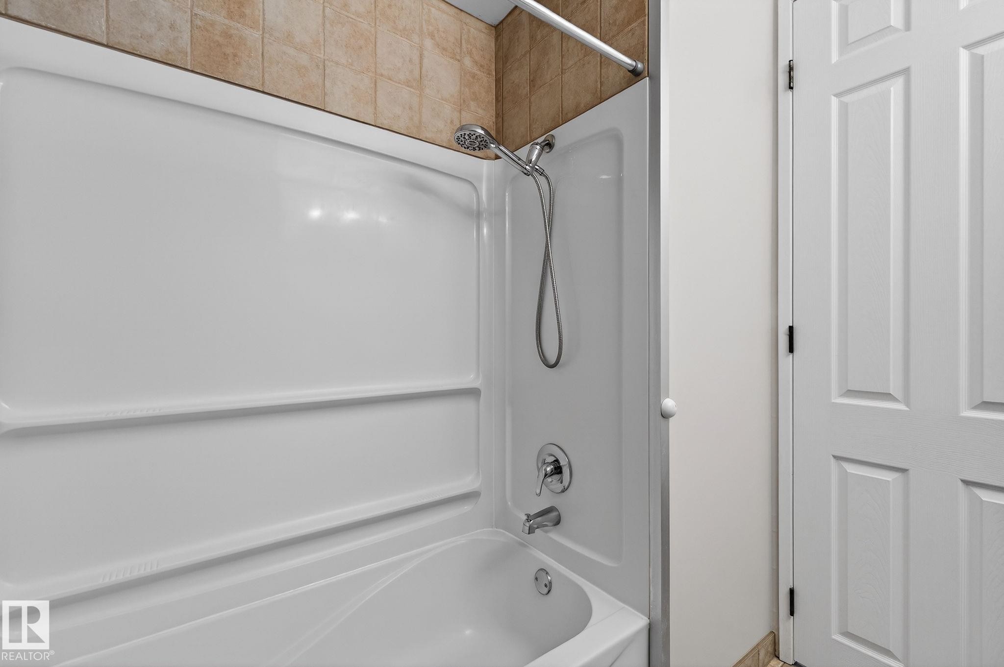 134 16725 106 Street, Edmonton, AB - Indoor Photo Showing Bathroom