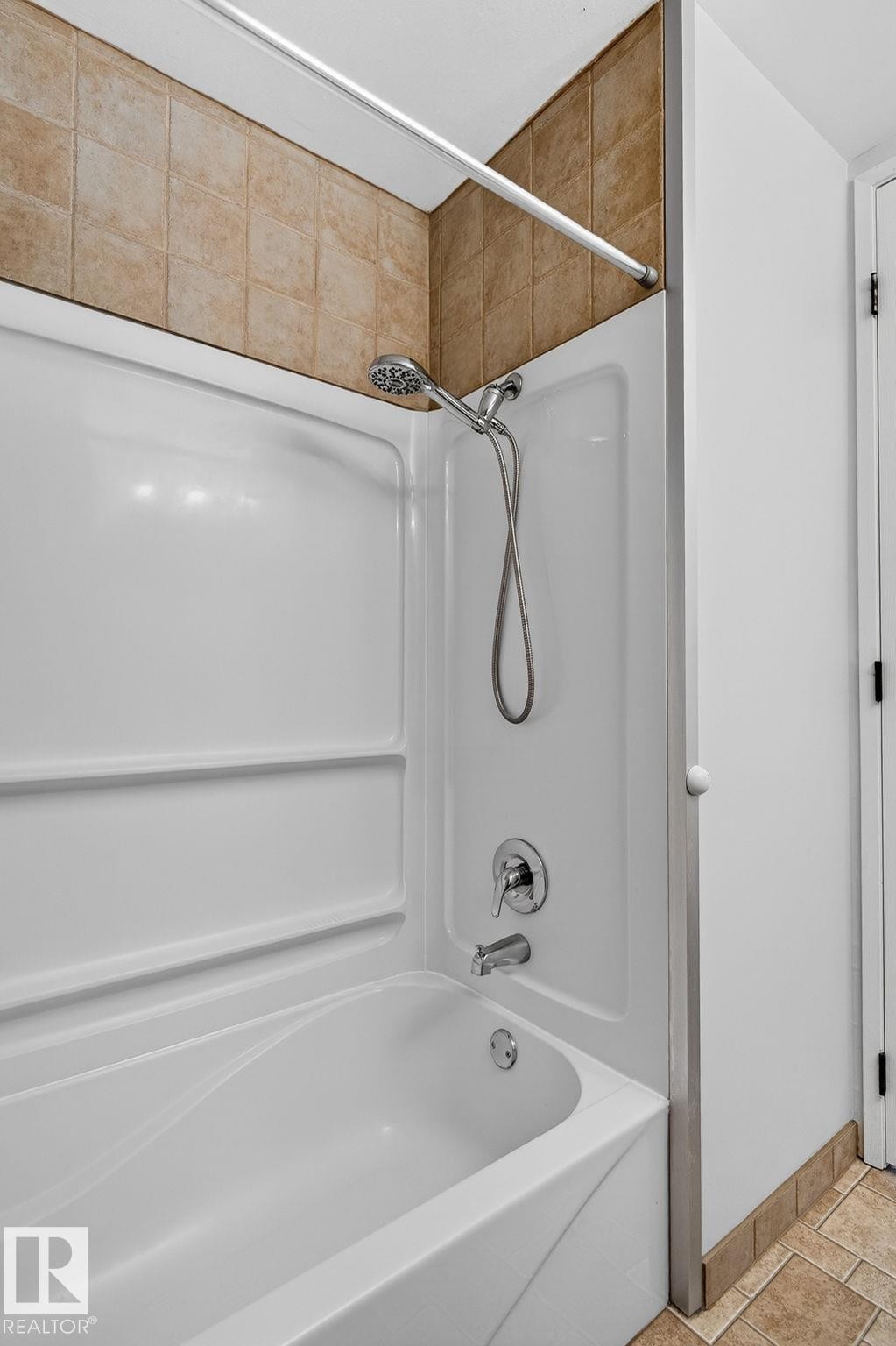 134 16725 106 Street, Edmonton, AB - Indoor Photo Showing Bathroom