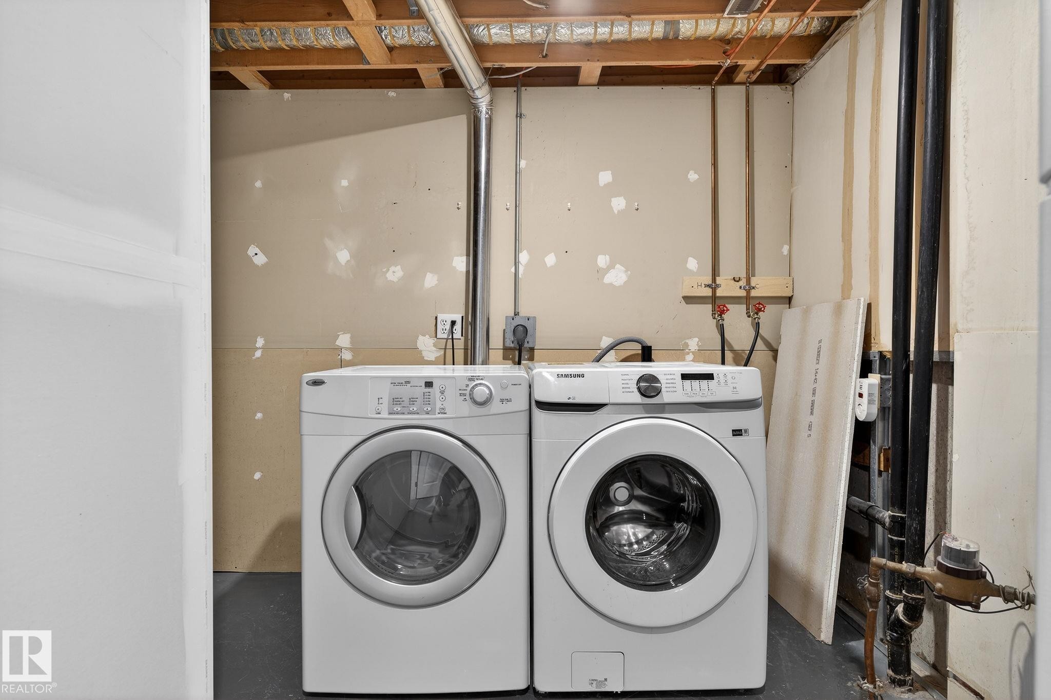 134 16725 106 Street, Edmonton, AB - Indoor Photo Showing Laundry Room