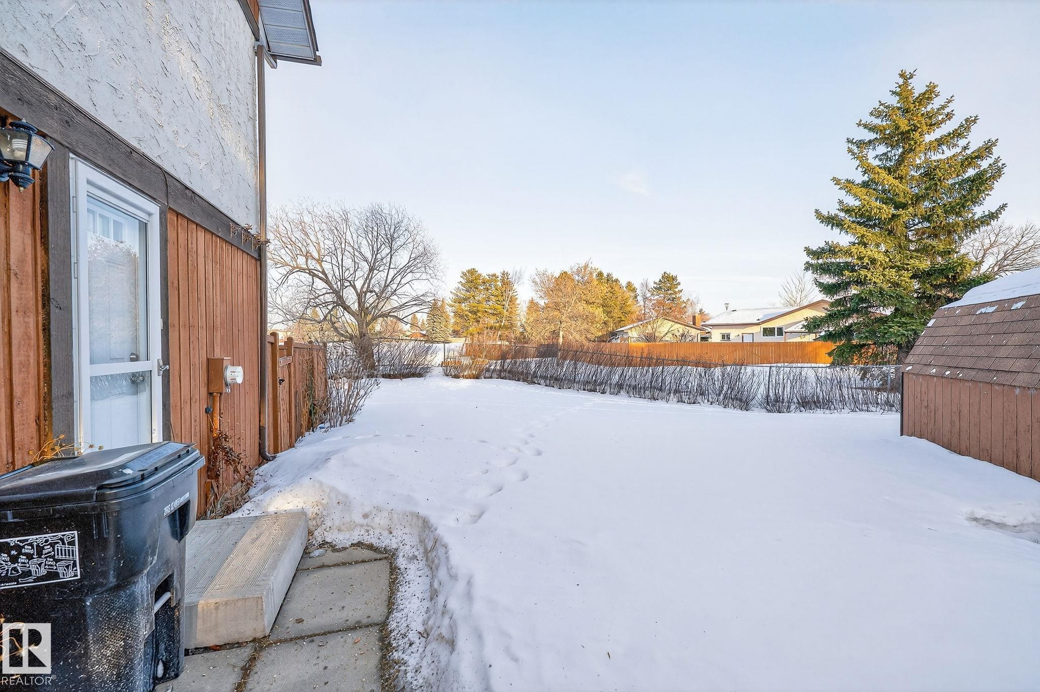 134 16725 106 Street, Edmonton, AB - Outdoor