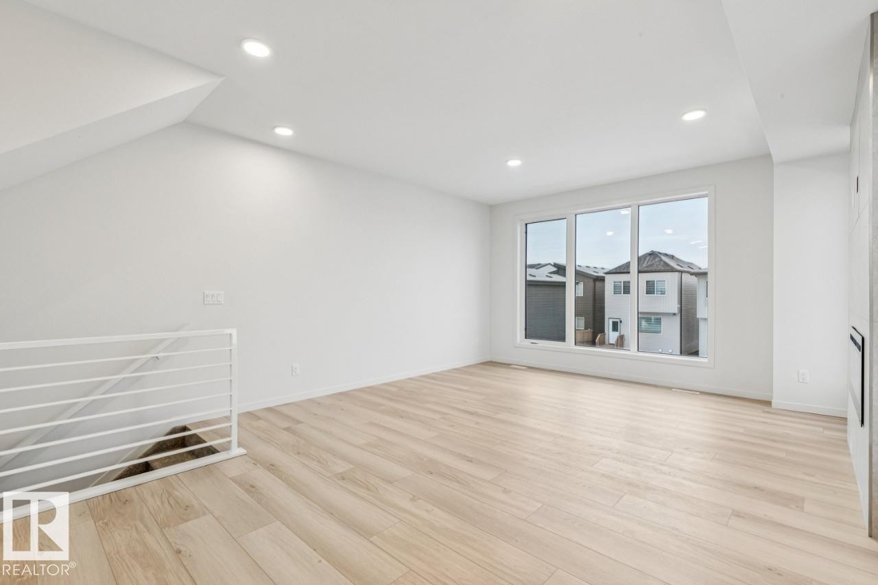 2604 Alces Way, Edmonton, AB - Indoor Photo Showing Other Room