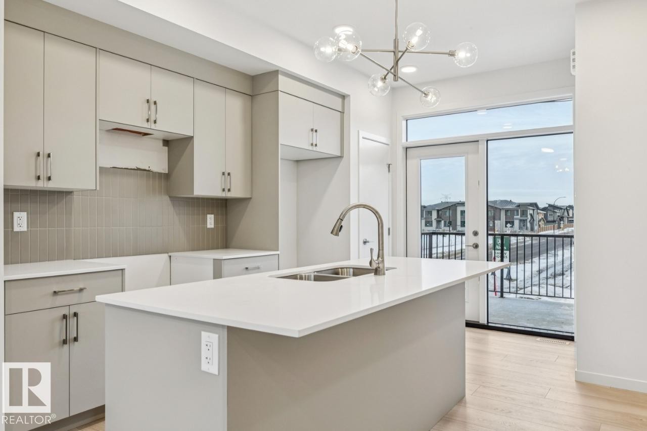 2604 Alces Way, Edmonton, AB - Indoor Photo Showing Kitchen With Double Sink With Upgraded Kitchen