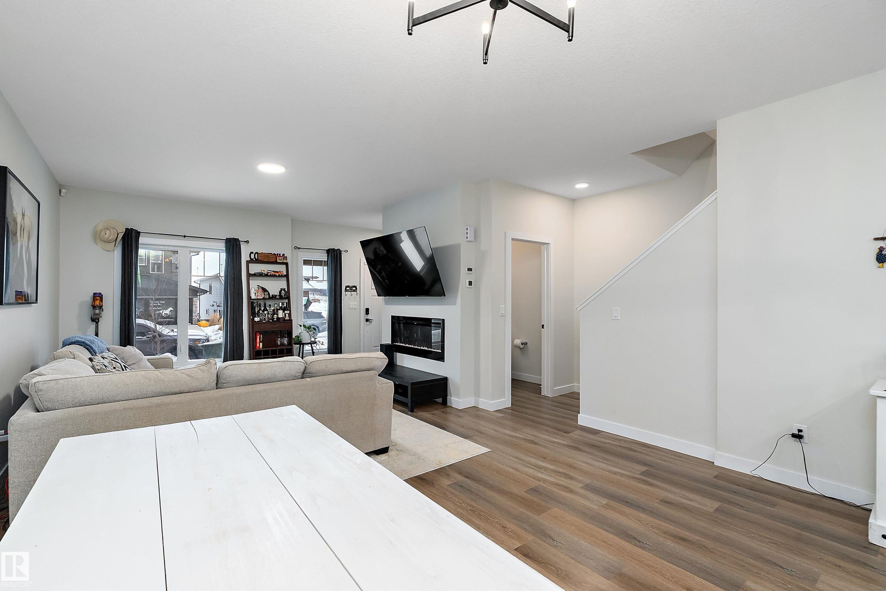 17 Emerald Way, Spruce Grove, AB - Indoor