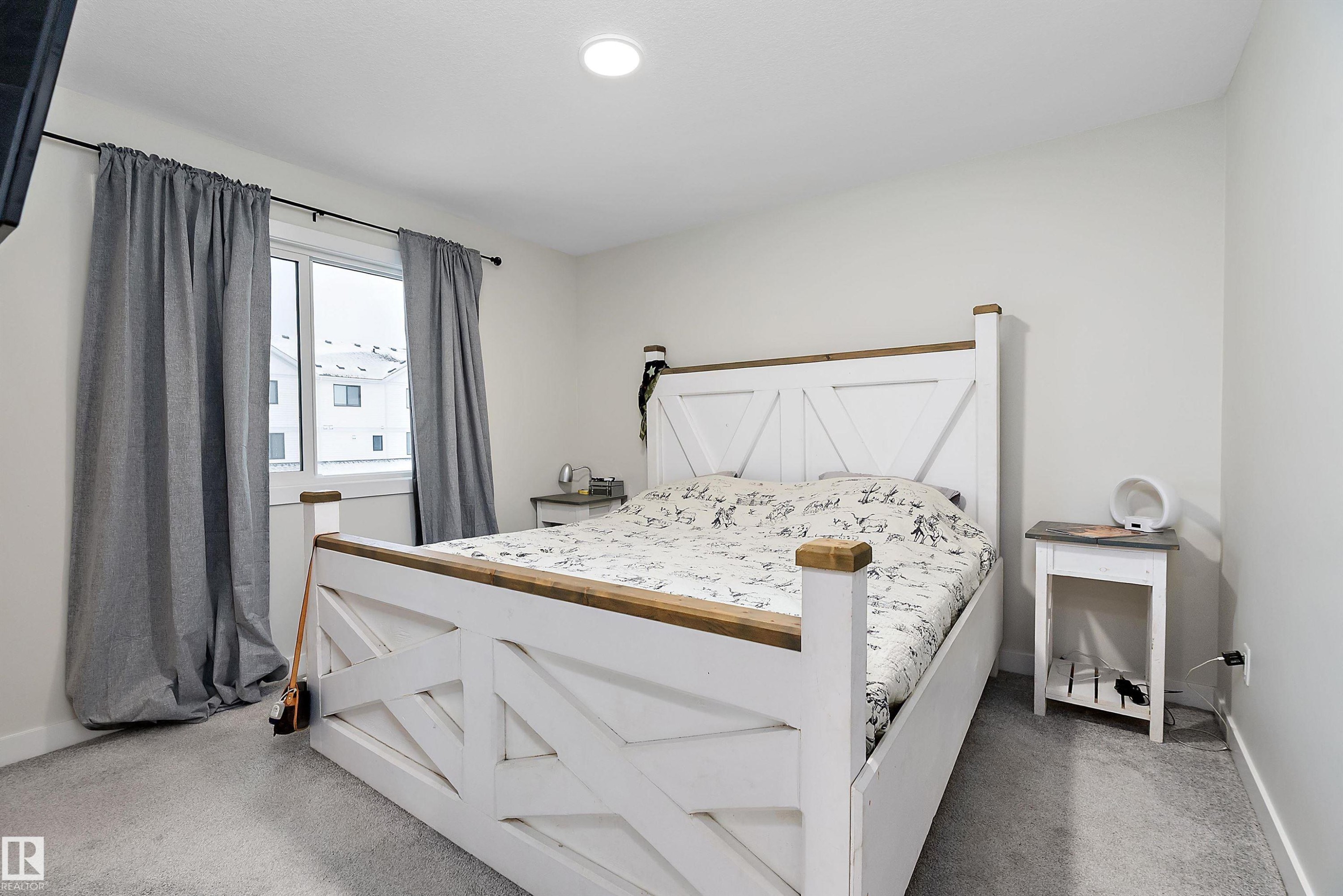 17 Emerald Way, Spruce Grove, AB - Indoor Photo Showing Bedroom