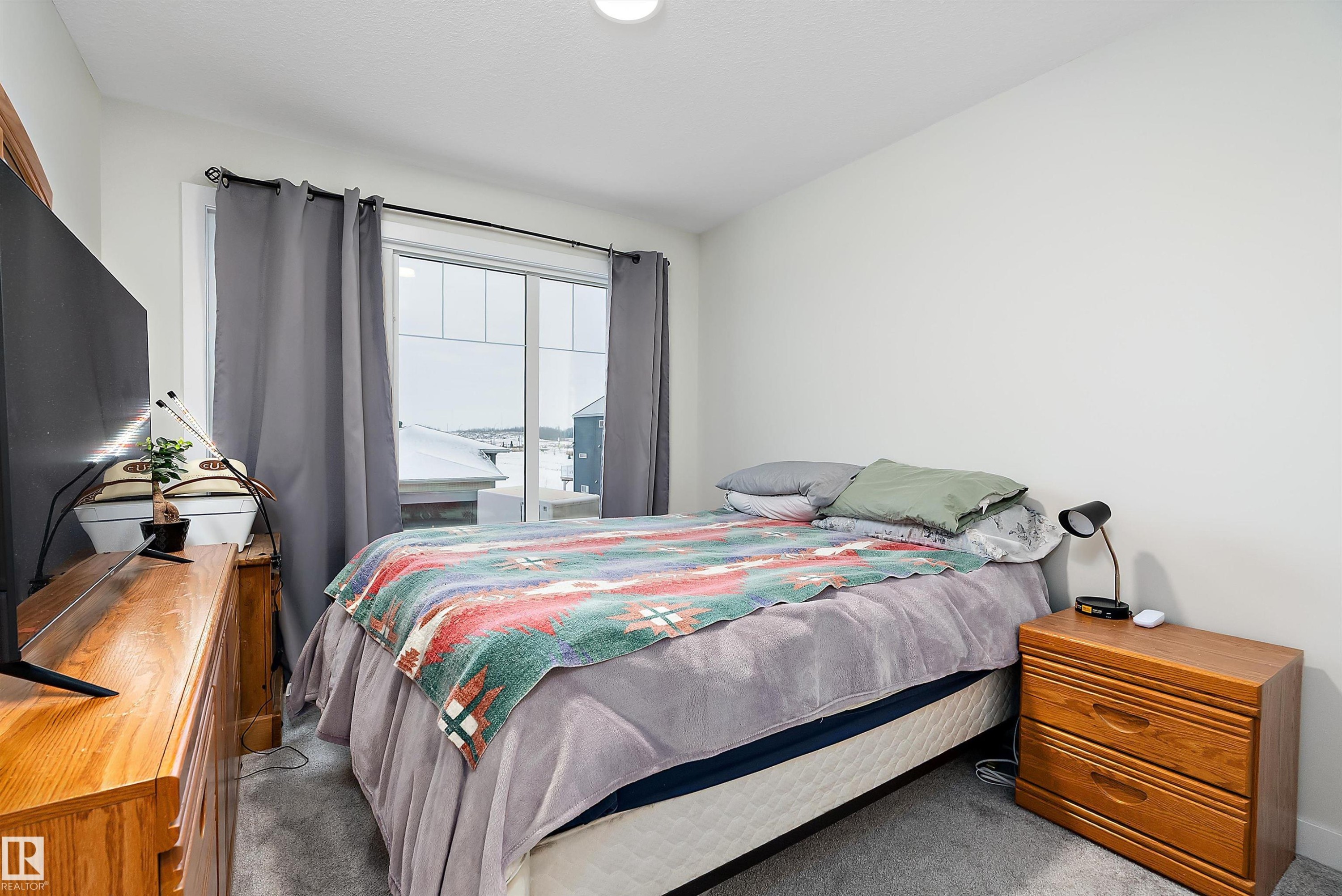 17 Emerald Way, Spruce Grove, AB - Indoor Photo Showing Bedroom