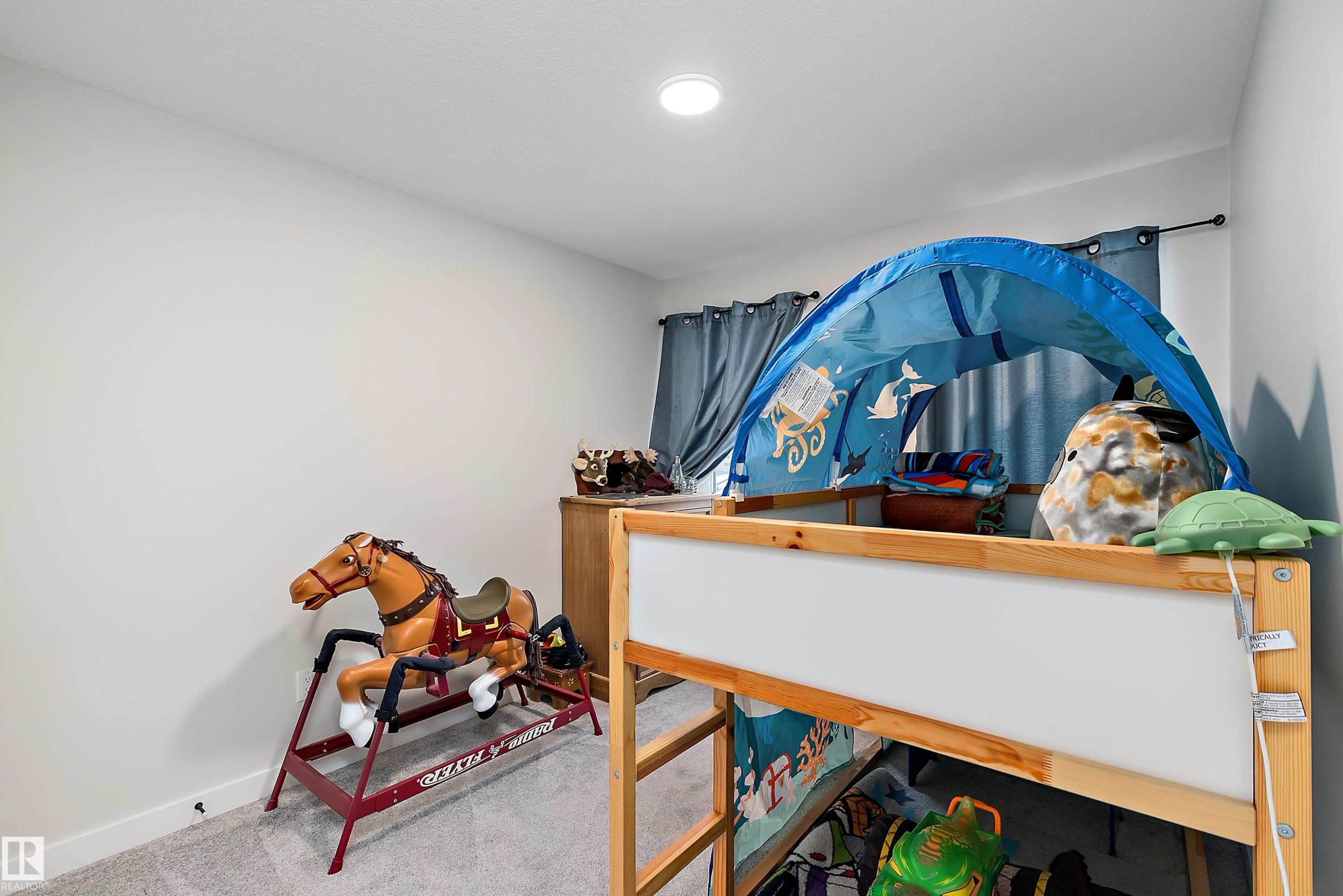 17 Emerald Way, Spruce Grove, AB - Indoor Photo Showing Other Room