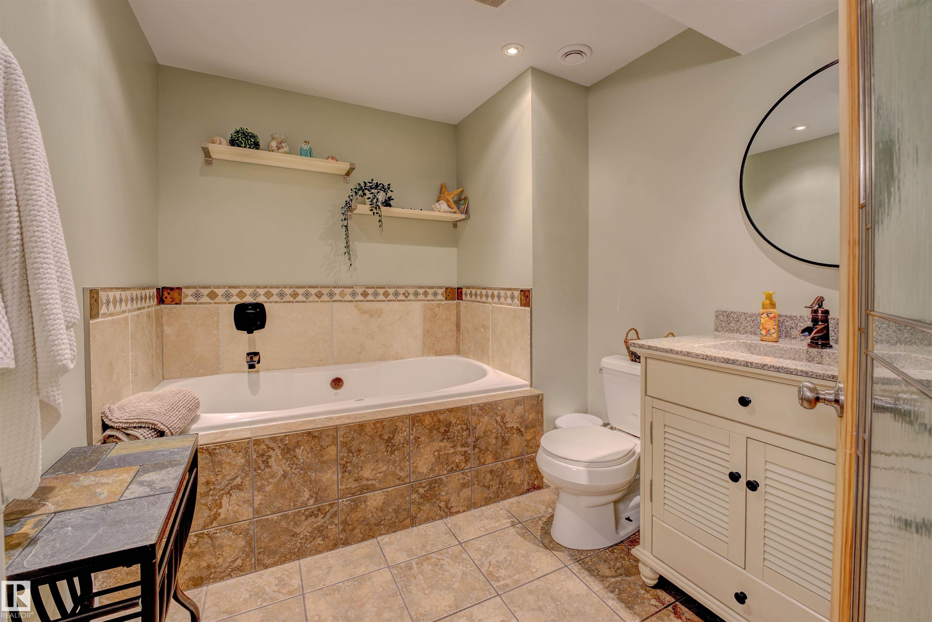 4704 64 Avenue, Cold Lake, AB - Indoor Photo Showing Bathroom