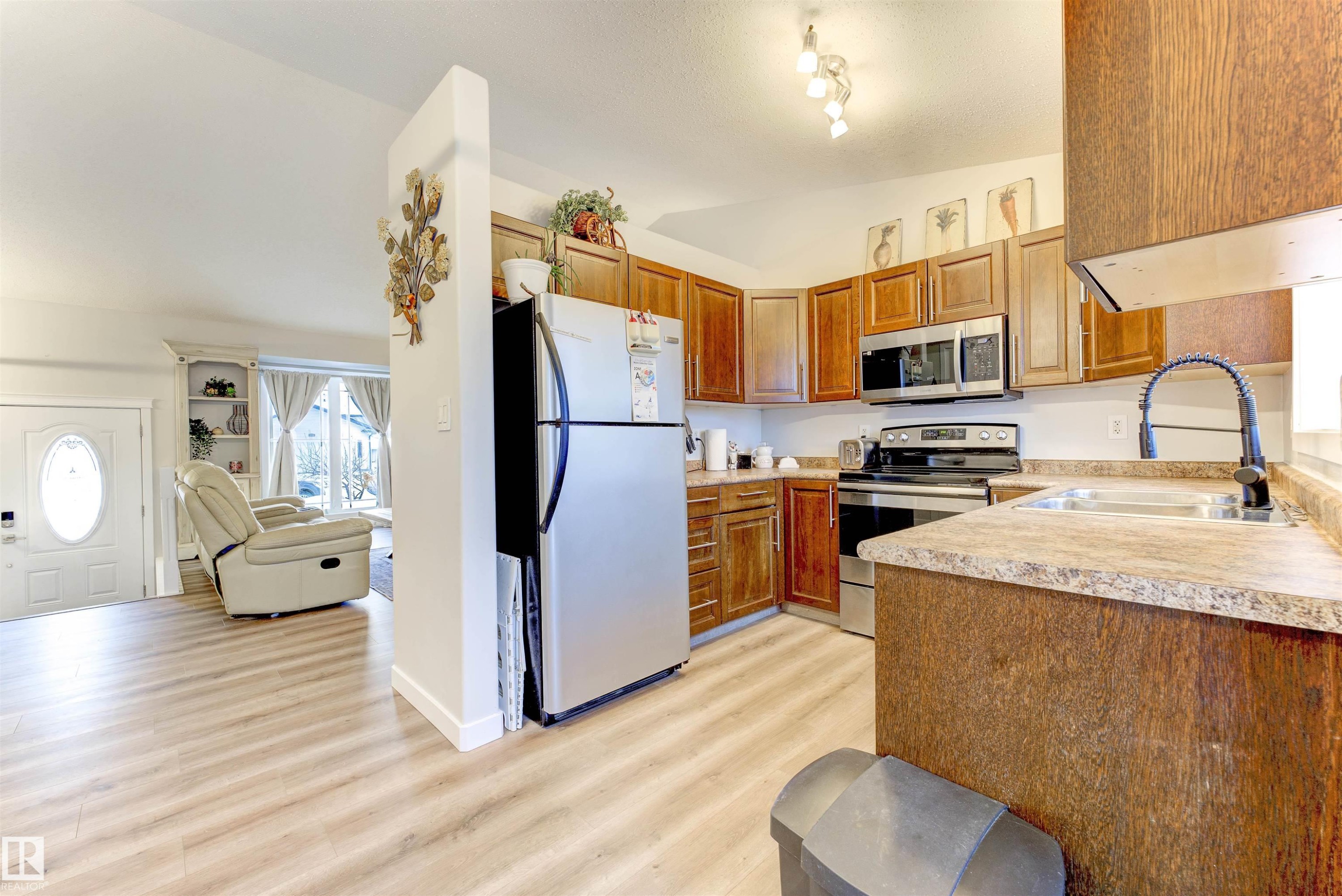 4704 64 Avenue, Cold Lake, AB - Indoor Photo Showing Kitchen With Double Sink