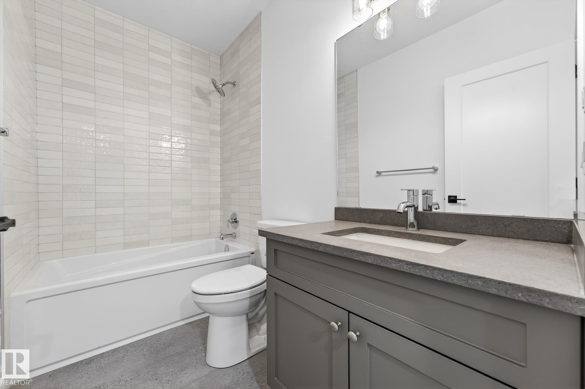 Full bath with vanity and shower / tub combination - 132 Heron Point Close, Rural Wetaskiwin County, AB - Indoor Photo Showing Bathroom