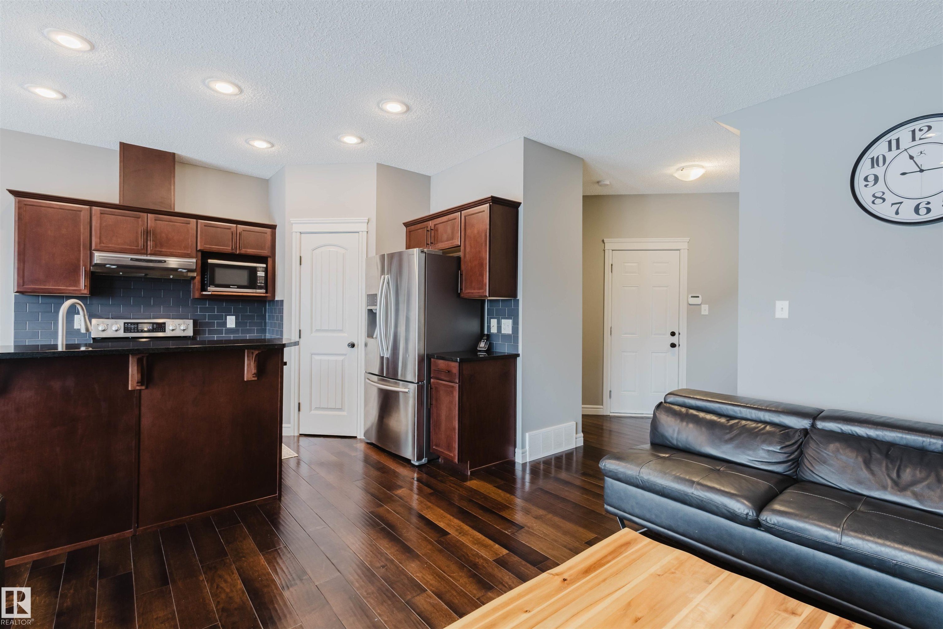 3921 167A Avenue, Edmonton, AB - Indoor Photo Showing Kitchen