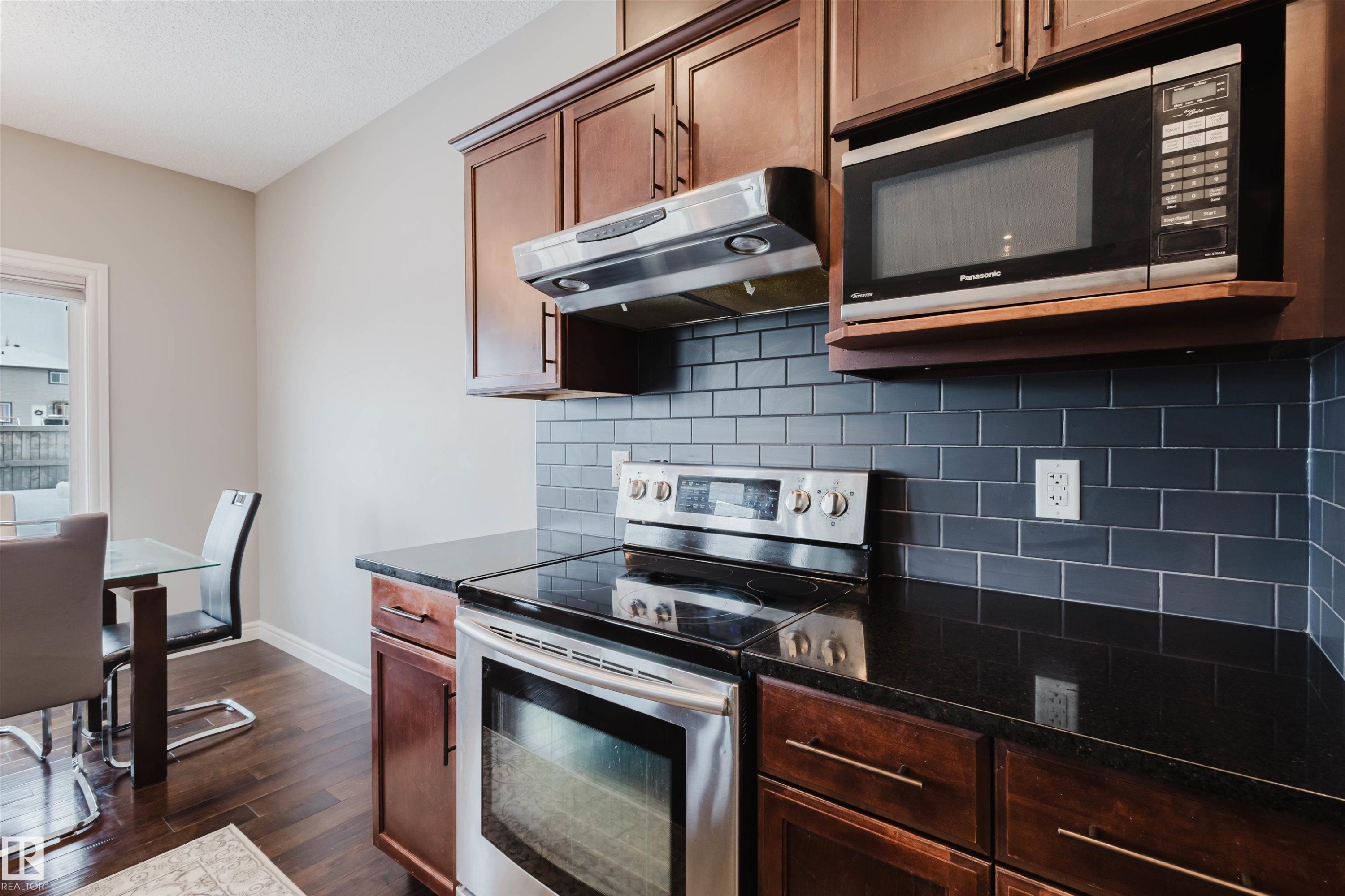3921 167A Avenue, Edmonton, AB - Indoor Photo Showing Kitchen