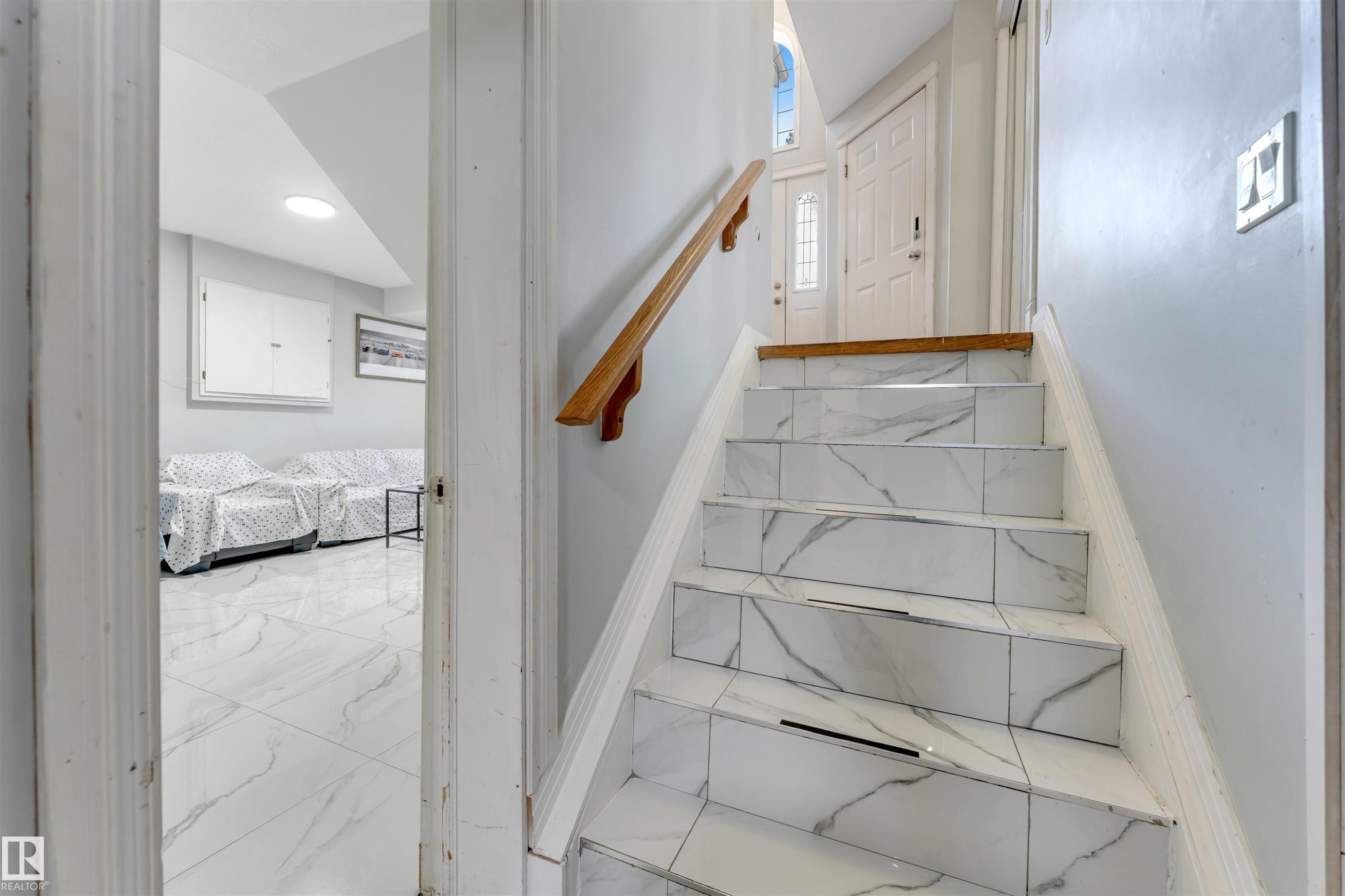 3139 34B Avenue, Edmonton, AB - Indoor Photo Showing Other Room