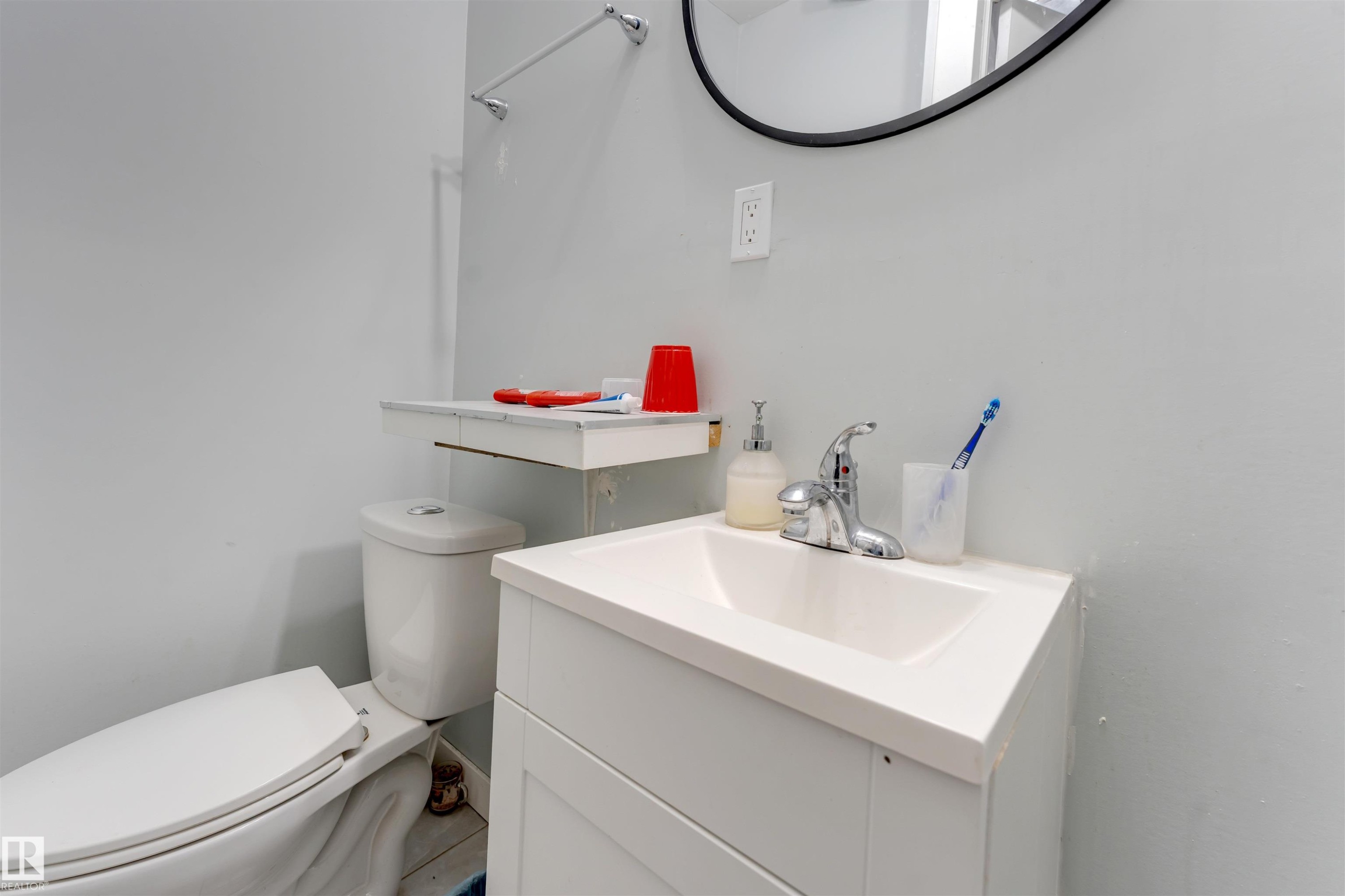 3139 34B Avenue, Edmonton, AB - Indoor Photo Showing Bathroom