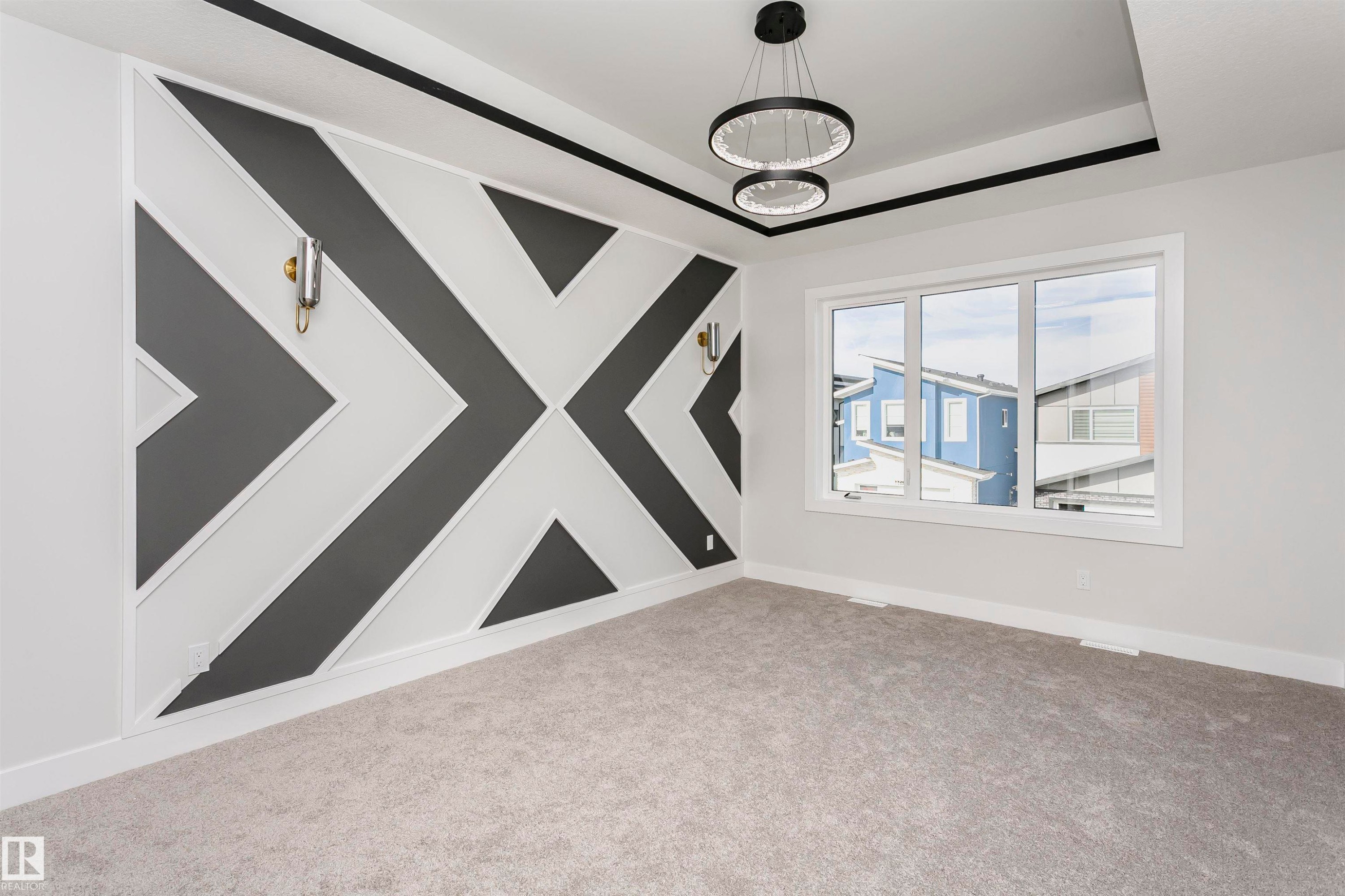 Unfurnished room with carpet and a raised ceiling - 1723 19 Street, Edmonton, AB - Indoor Photo Showing Other Room
