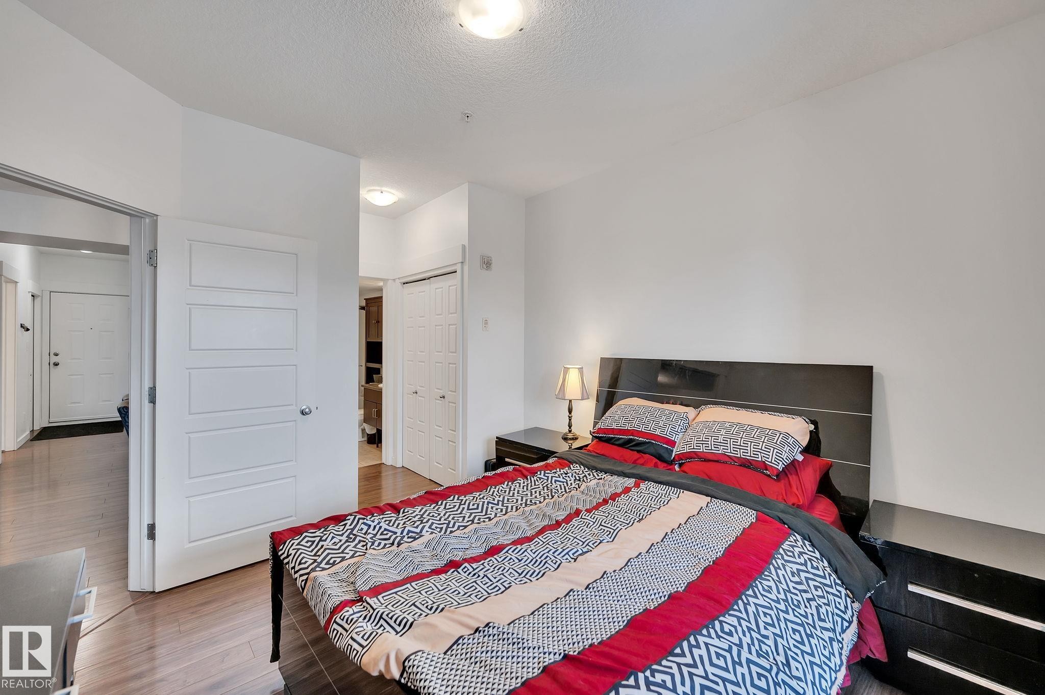 109 10518 113 Street, Edmonton, AB - Indoor Photo Showing Bedroom