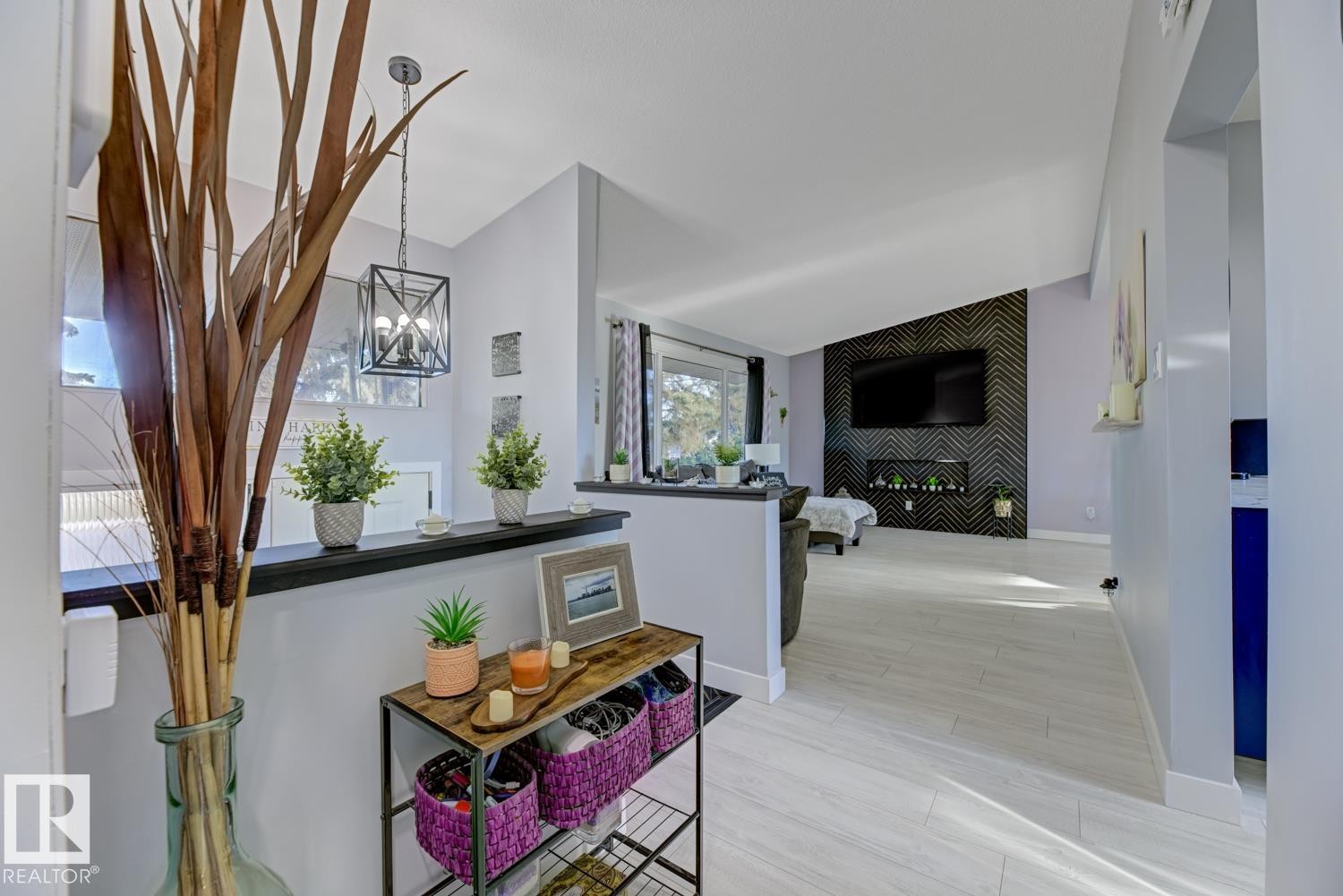 5707 89 Avenue, Edmonton, AB - Indoor Photo Showing Other Room