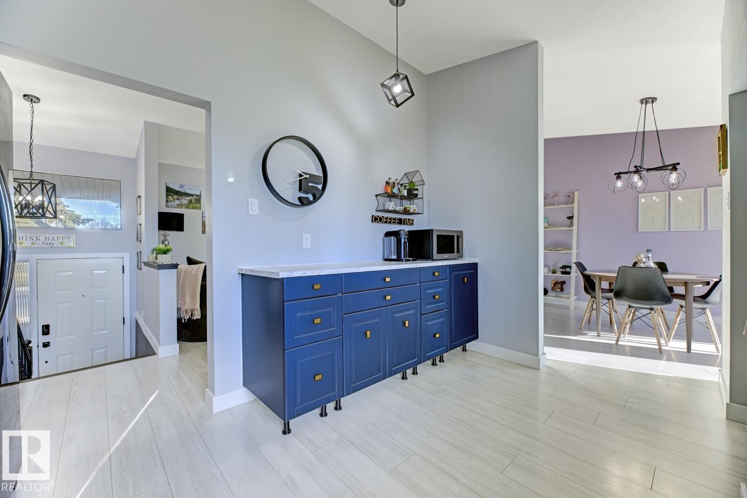 5707 89 Avenue, Edmonton, AB - Indoor