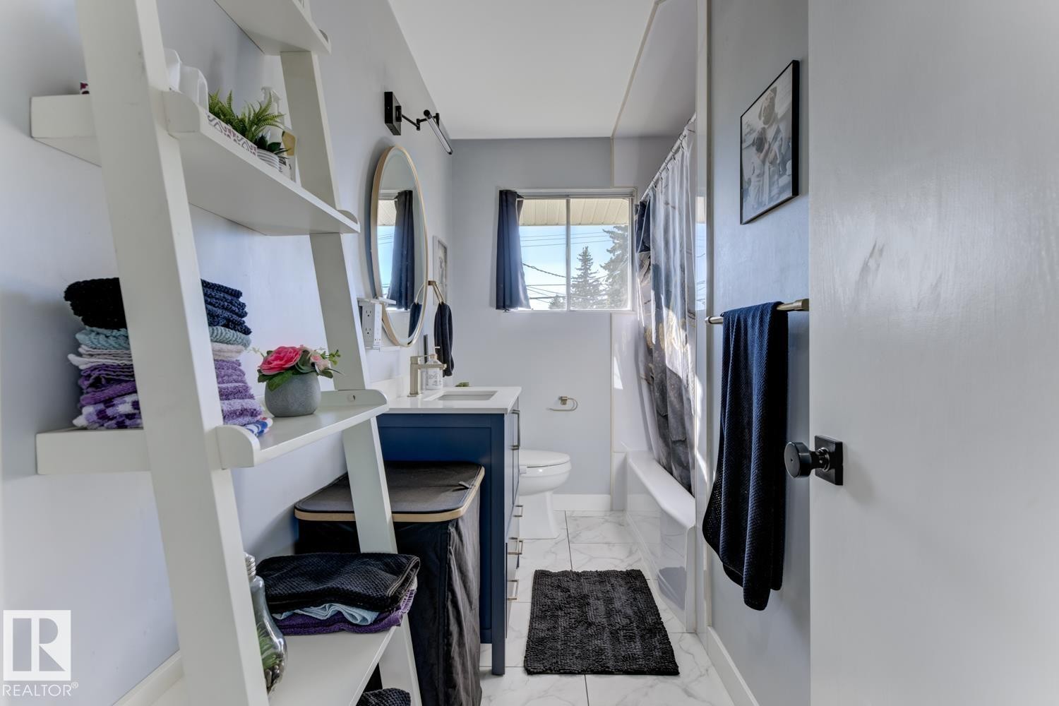 5707 89 Avenue, Edmonton, AB - Indoor