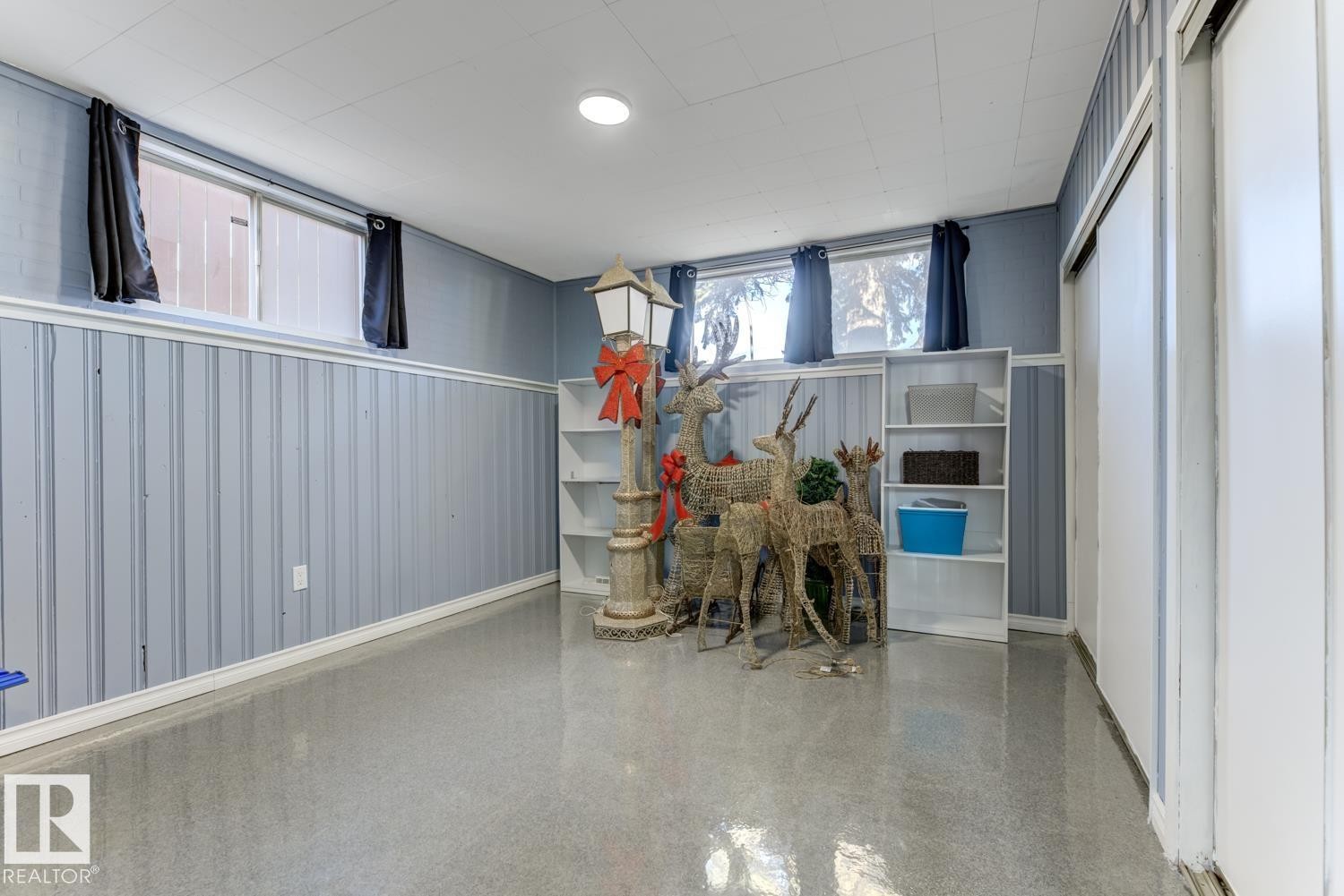 5707 89 Avenue, Edmonton, AB - Indoor Photo Showing Other Room