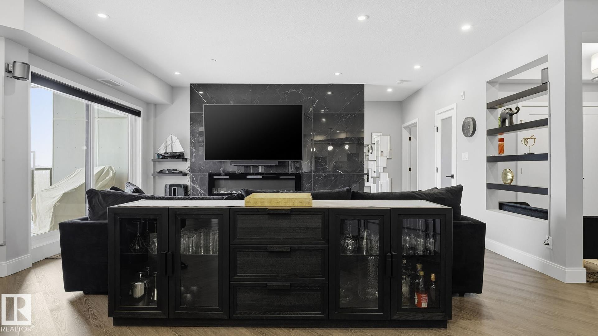 311 7463 May Common, Edmonton, AB - Indoor